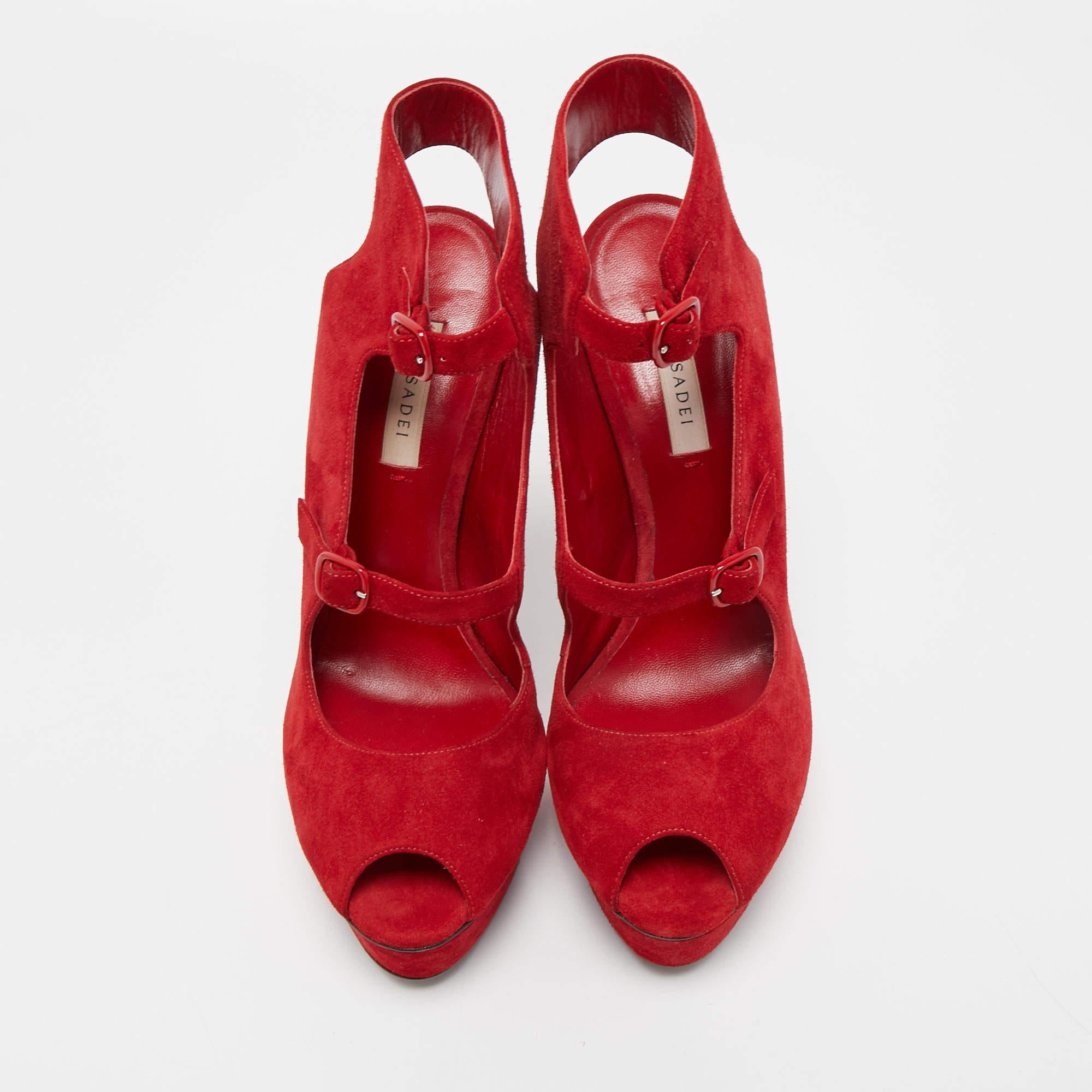 Rouge Casadei Sandales peep toes en daim rouge avec boucle Taille 40 en vente