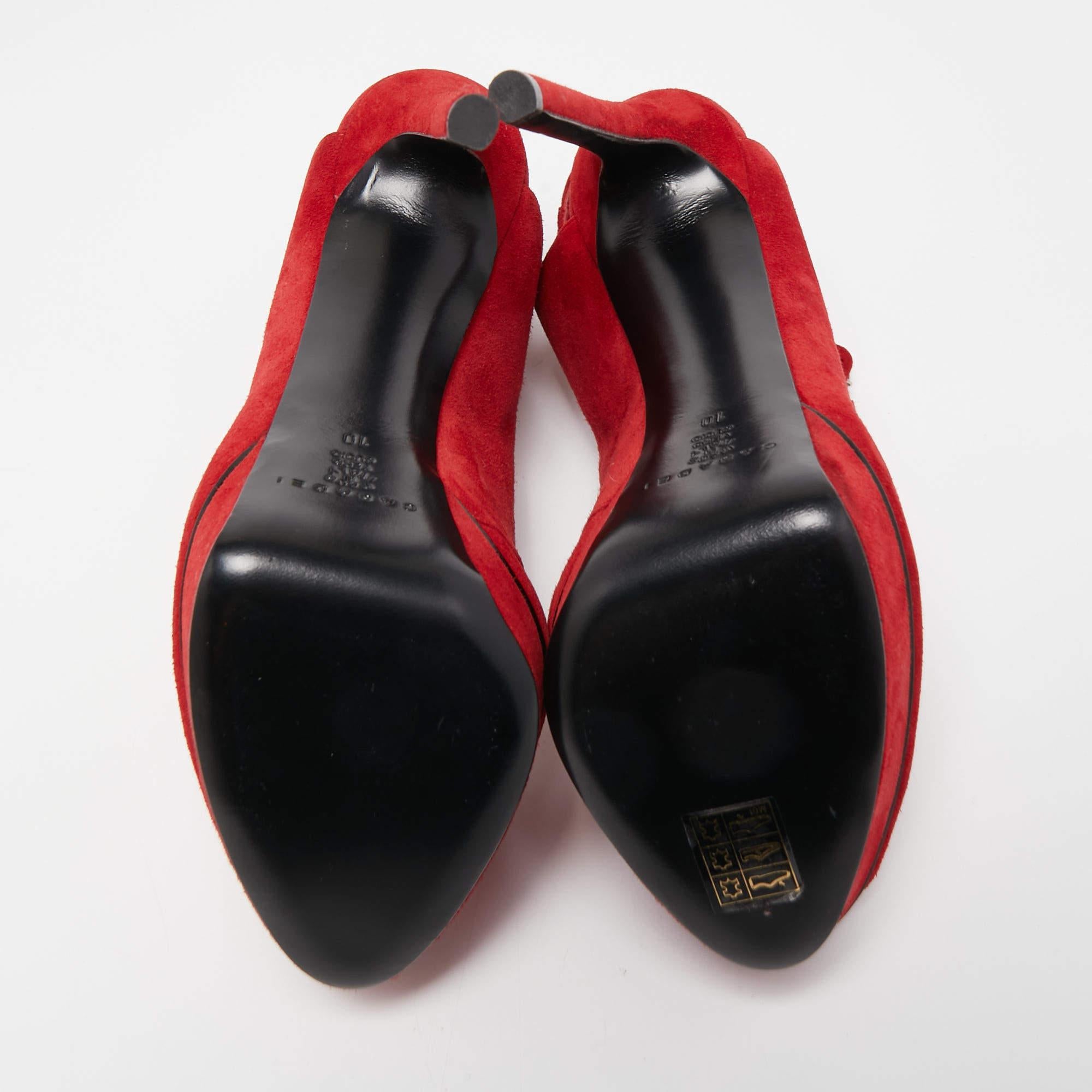 Casadei Sandales peep toes en daim rouge avec boucle Taille 40 en vente 1