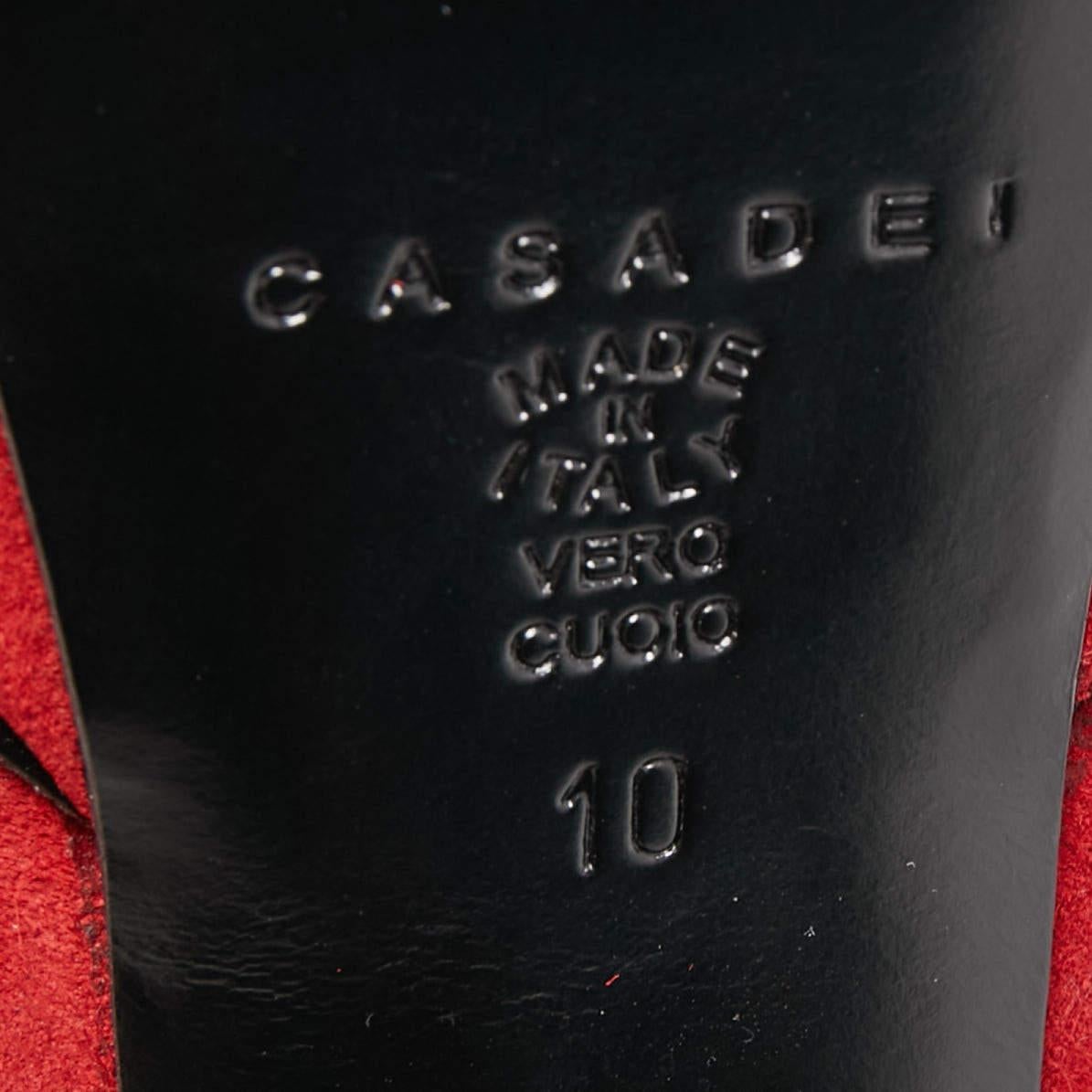 Casadei Sandales peep toes en daim rouge avec boucle Taille 40 en vente 3