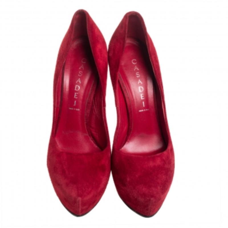 Donna Casadei, décolleté con plateau in pelle scamosciata rossa taglia 37 in vendita