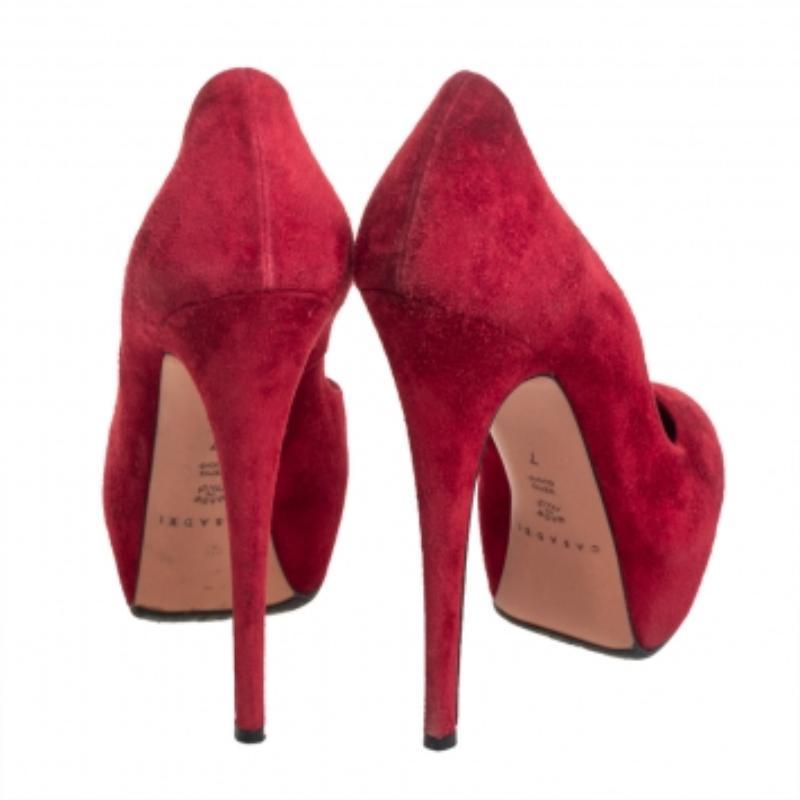Casadei, décolleté con plateau in pelle scamosciata rossa taglia 37 in vendita 1