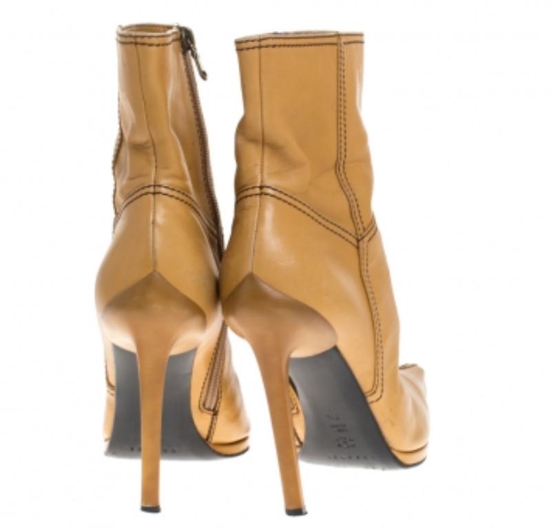 Marron Casadei - Bottines à bout pointu en cuir brun clair, taille 37,5 en vente