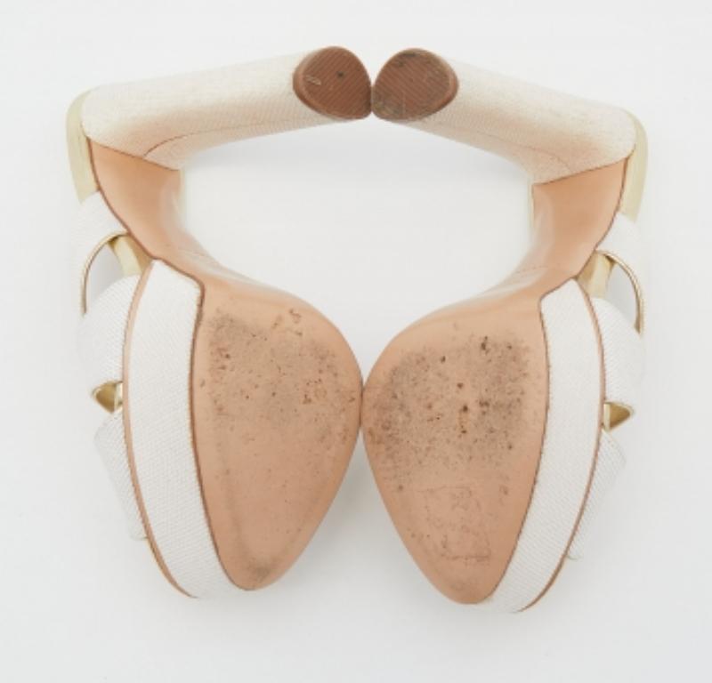 Casadei Sandales à plateforme tissées en paille et cuir blanc/or, taille 39 en vente 2