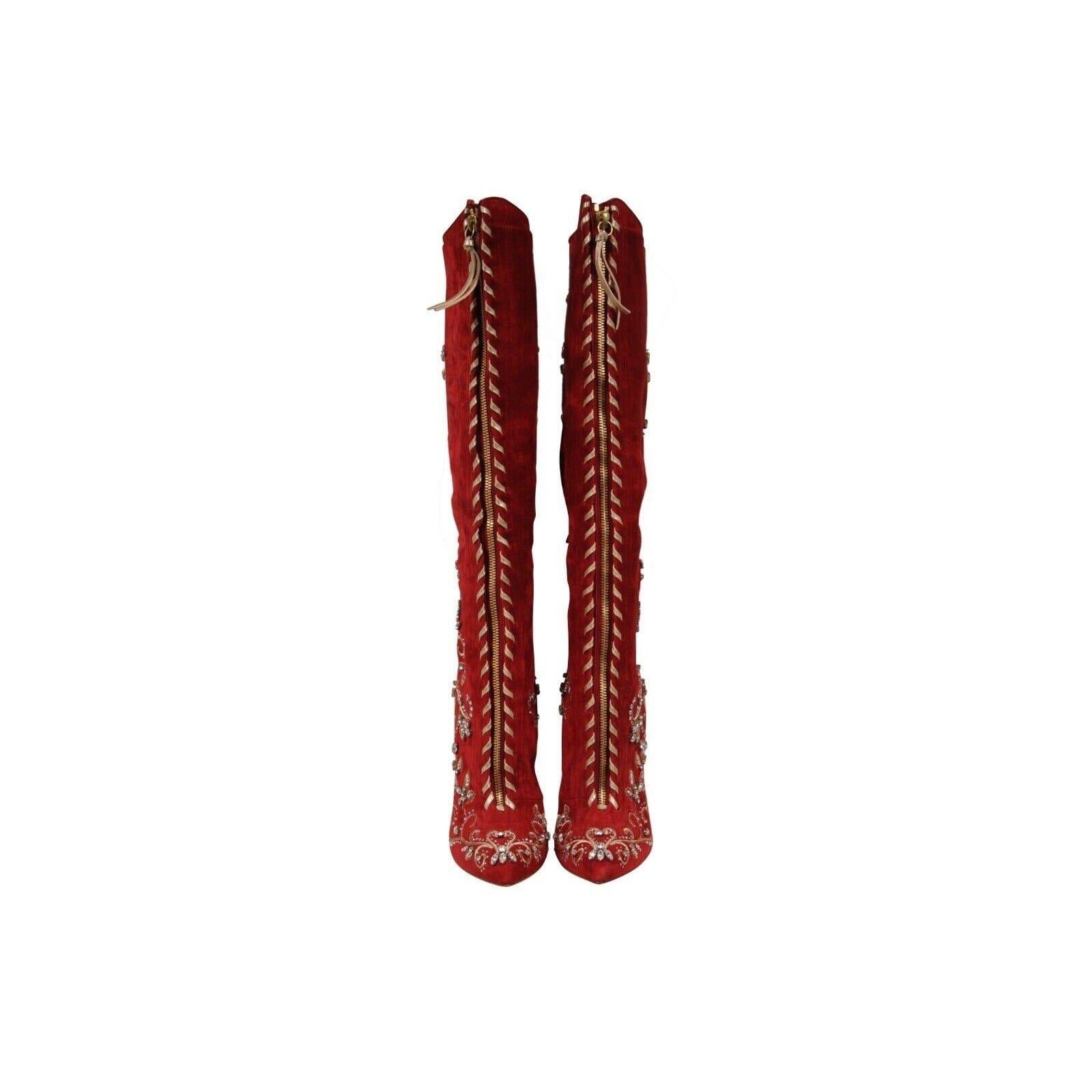 Casadei Bottes montantes au genou ornées de cristaux taille US 7 B en daim rouge avec fermeture éclair 130 en vente 1