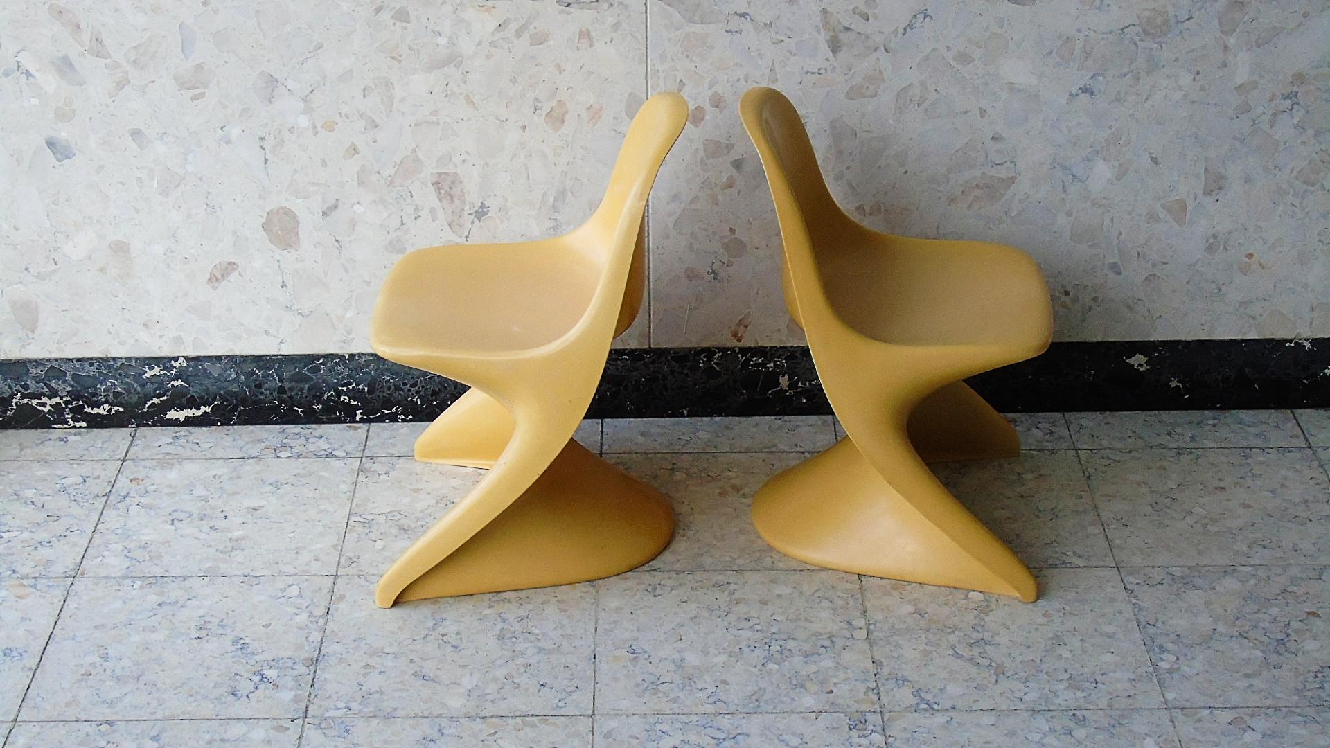 Set of two vintage children chairs by Alexander Begge voor Casala.

Good original condition.

Germany, 1970s.

Measures: Width 15.0 inch
Depth 15.4 inch
Height 23.4 inch
Seat height 13.4 inch.

 