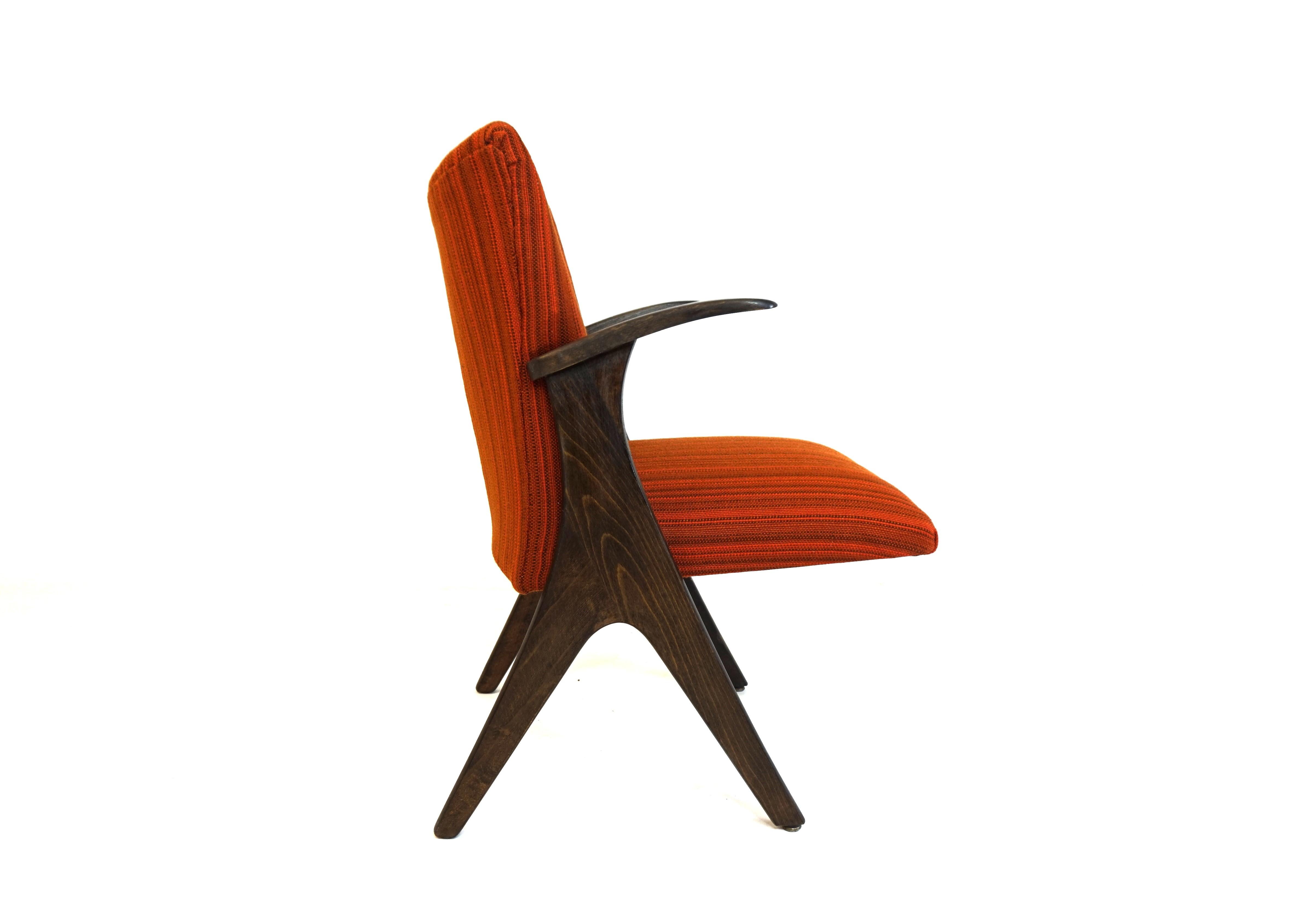 A penguin chair that comes in excellent condition with original fabric.  The dark brown beech wood frame is in very good condition. The orange-red cotton fabric shows hardly any signs of wear. The suspension of the seat is perfect. 

 

Carl Sasse