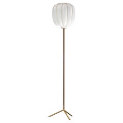 Casamance Stehleuchte mit mundgeblasenem Glas in einem Messingkäfig