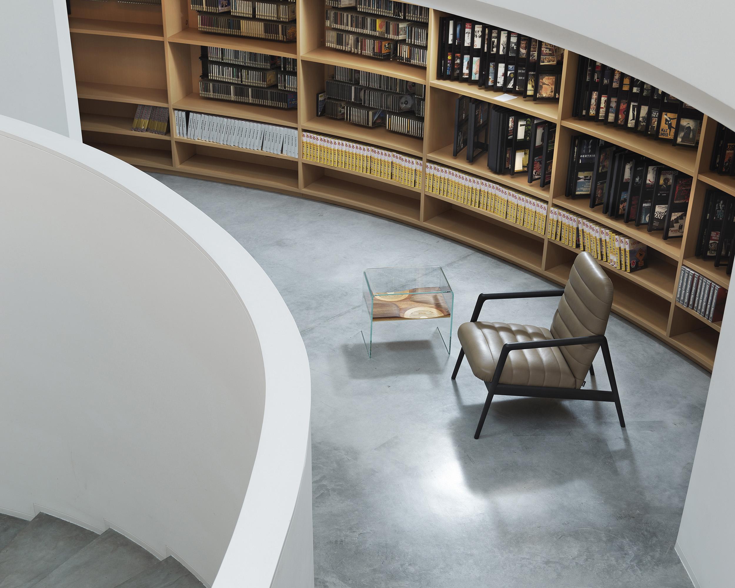 XXIe siècle et contemporain Table d'appoint Casamania BIFRONTE de Toyo Ito en vente