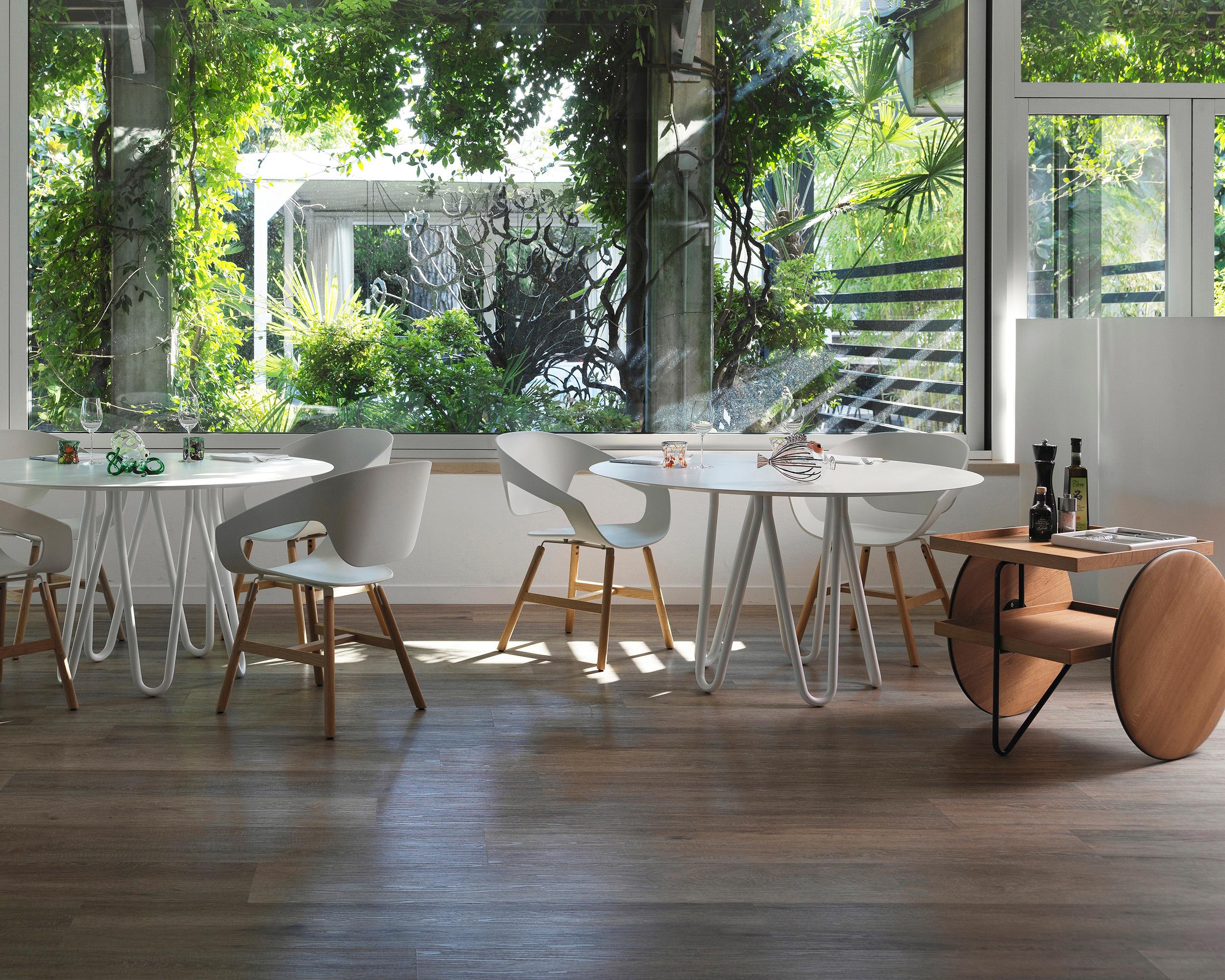 Table d'appoint Casamania CHARIOT en noir par GamFratesi en vente 15