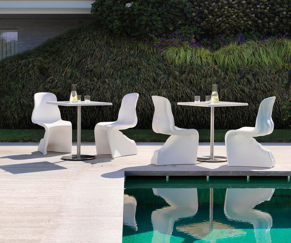 “Him & Her are born directly from the ideas behind the Panton Chair. An evolution of the hermaphroditic original, declined into the harmony of the two sexes. They assume sculpted forms like naked models of seduction but they are not ashamed.” Cit.