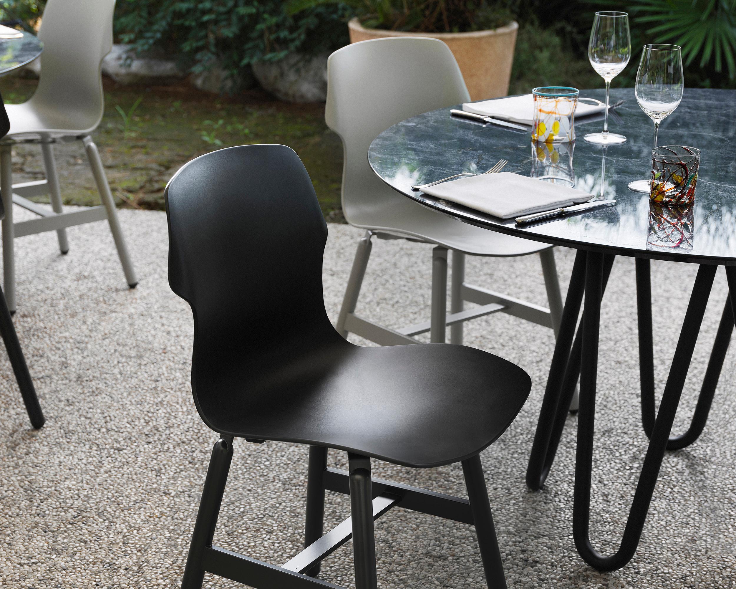 Mesa Casamania MEDUSA de mármol Emperador by GamFratesi Metal en venta