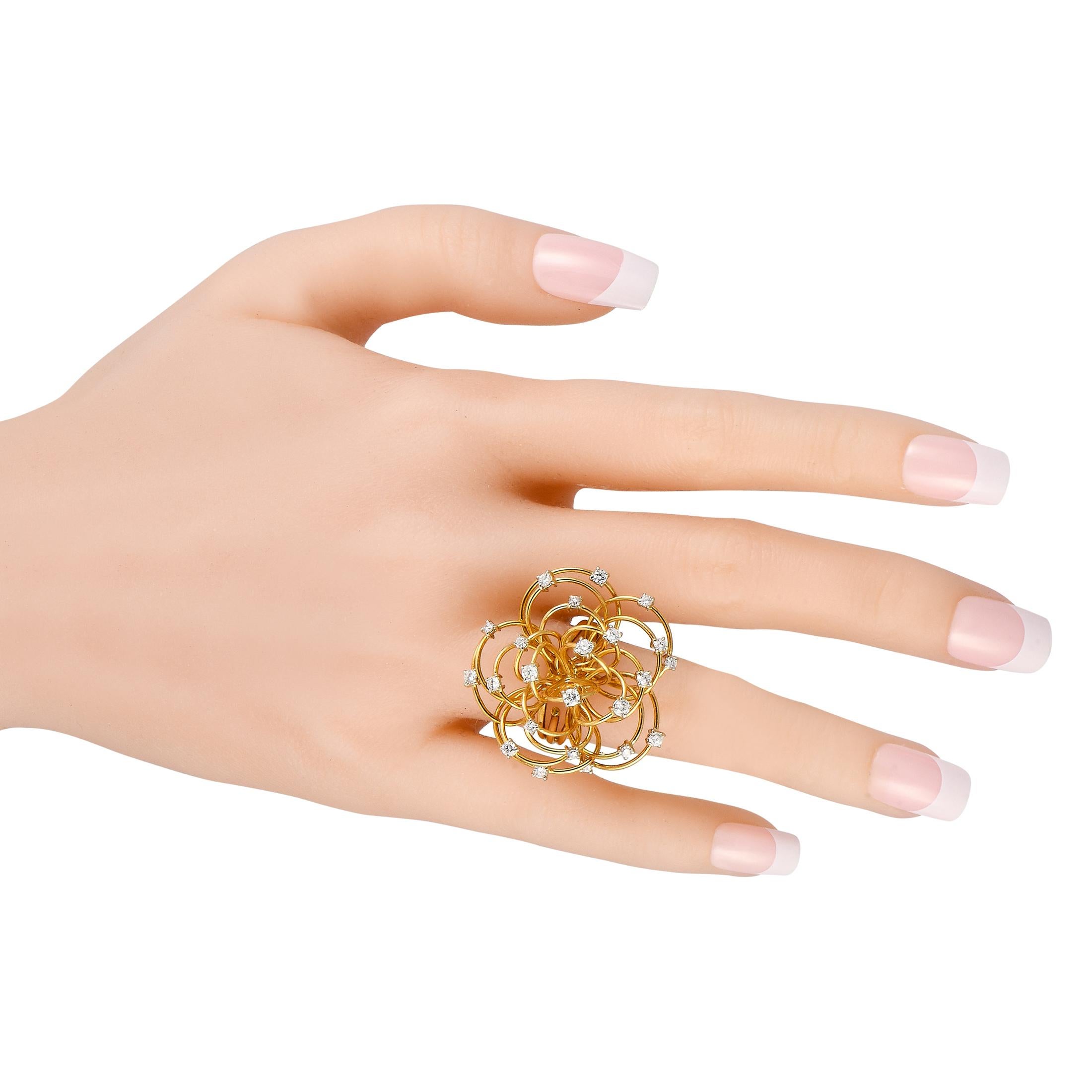 Round Cut Casato 18K Yellow Gold 1.03ct Diamond Flower Ring