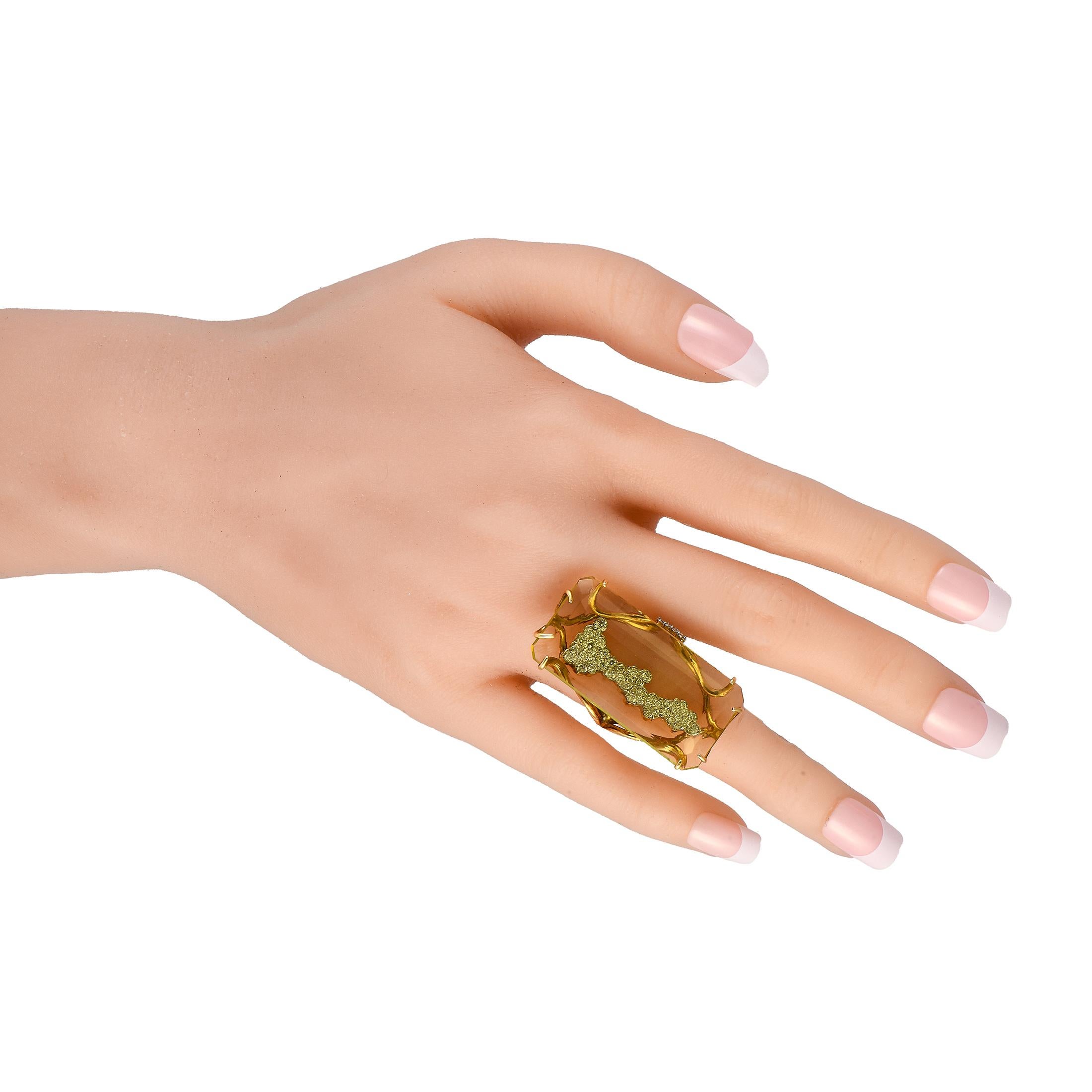 Round Cut Casato 18K Yellow Gold 1.0ct Diamond and Lemon Quartz Ring For Sale