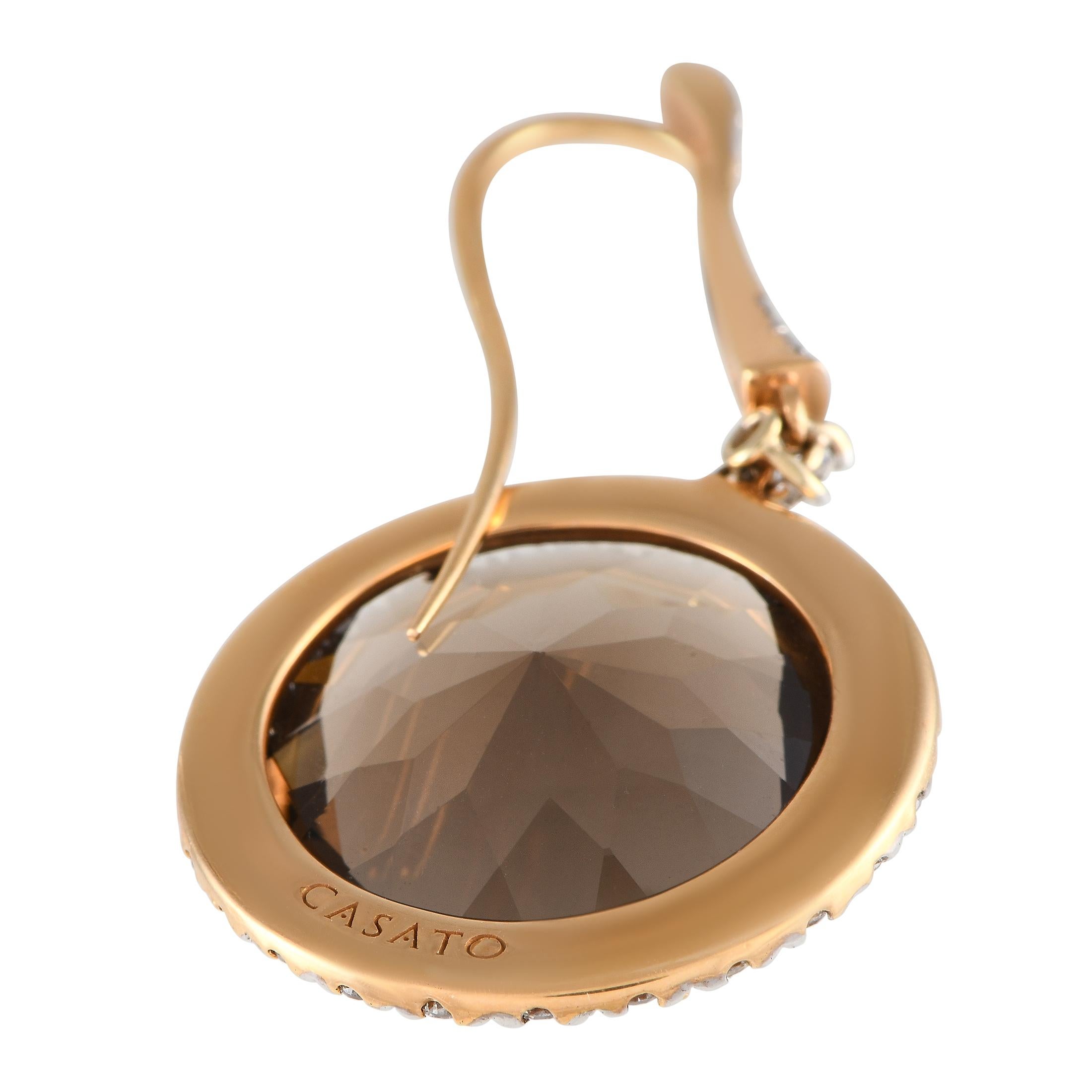 Taille ronde Casato, boucles d'oreilles pendantes en or jaune 18 carats, diamant 1,12 carat et quartz fumé en vente