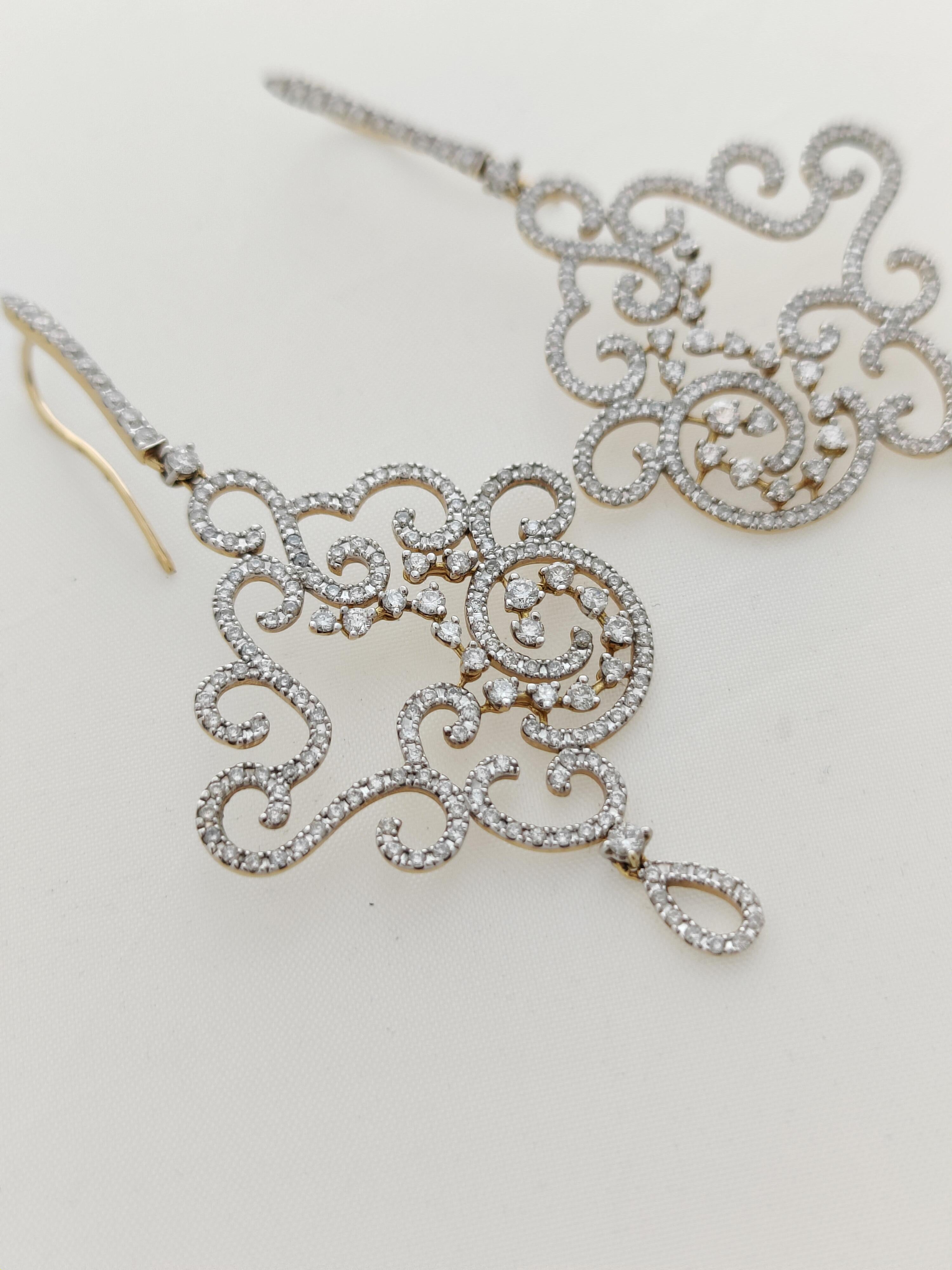 Contemporary Casato Gioielli 18 Karat Gold Lace Earrings Set with Diamonds For Sale