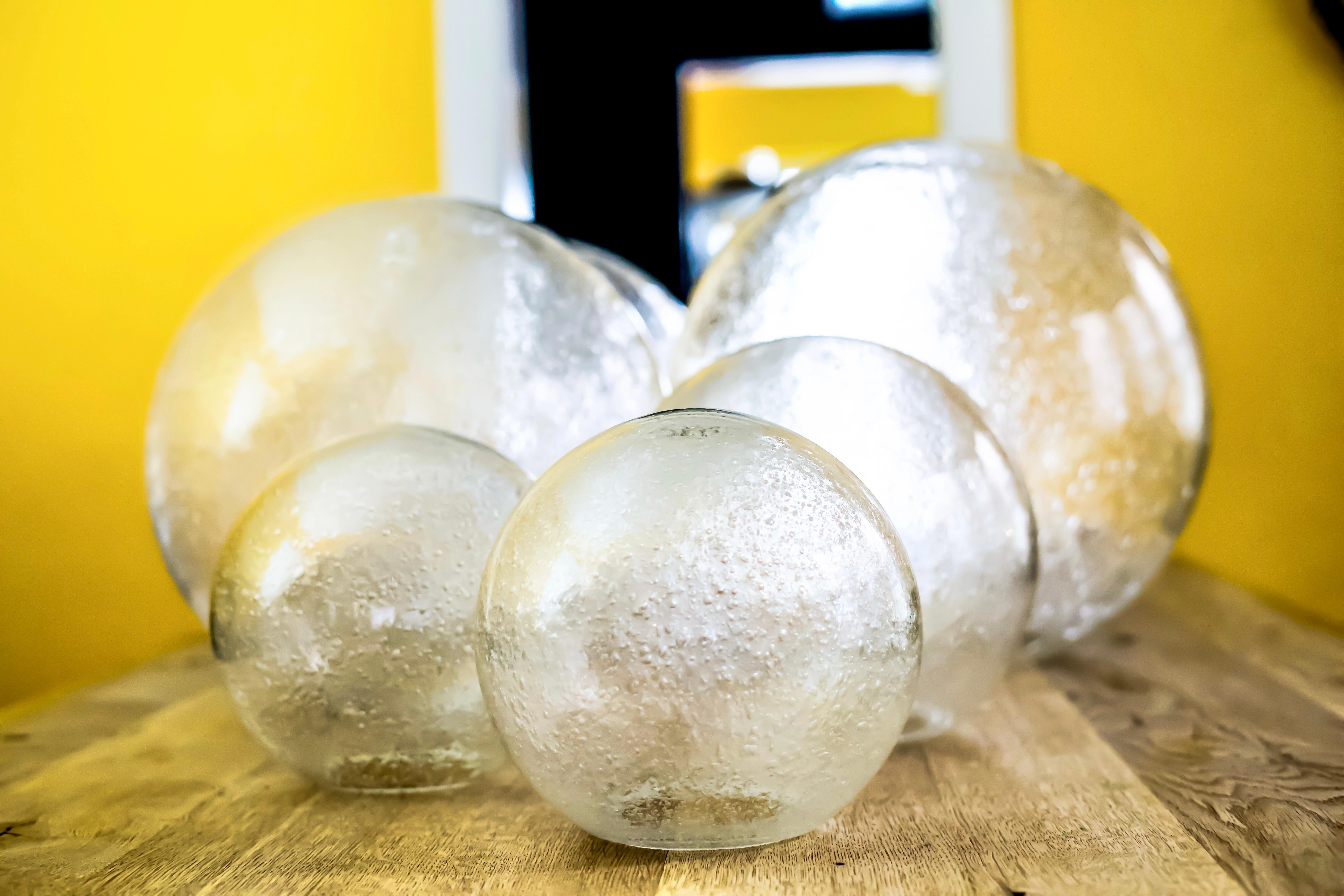 Hand-Crafted Cascade Chandelier BubbleGlass glass balls Kalmar/Putzler, 1960, Vienna, Austria For Sale