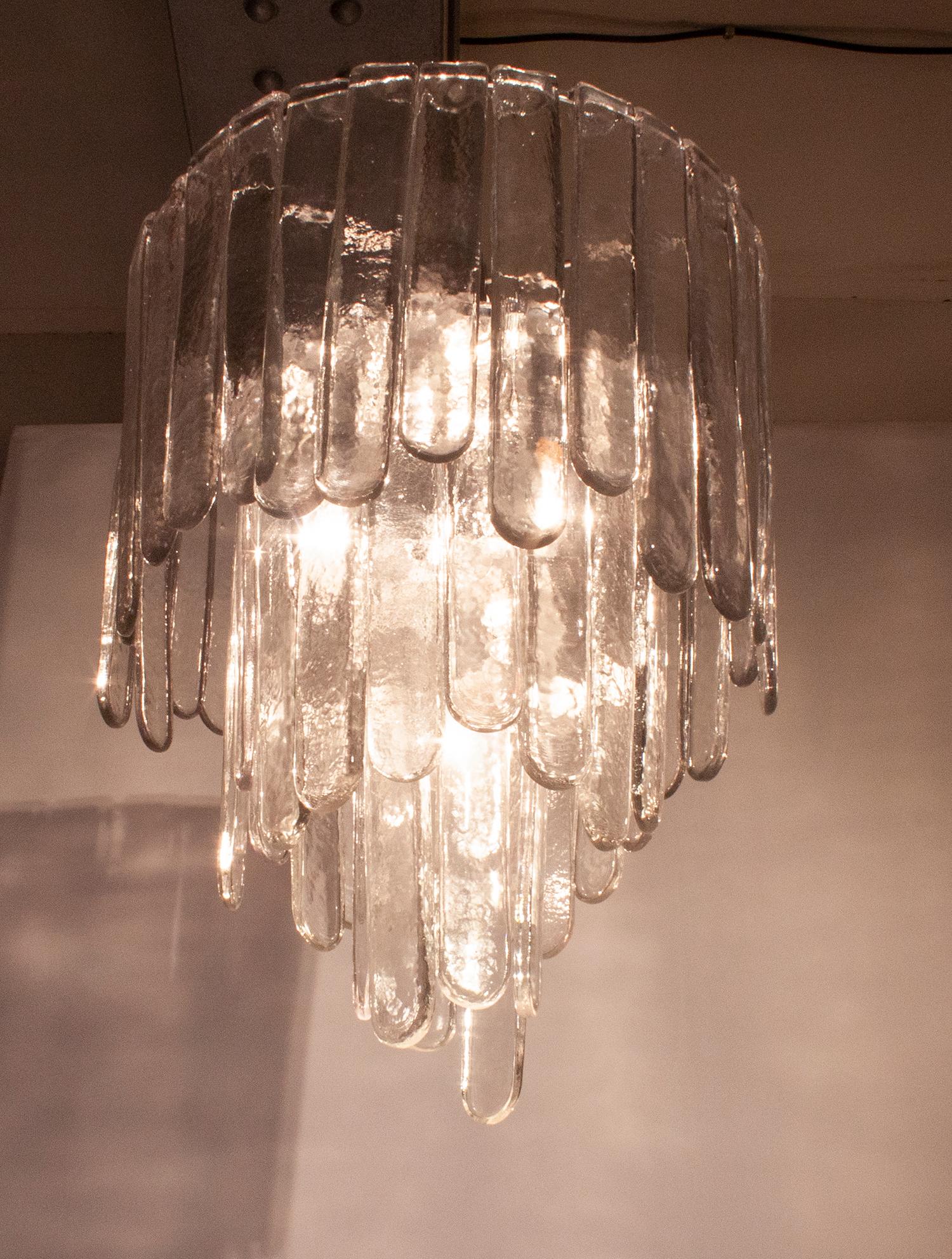 Cascade Chandelier Lamp by Carlo Nason for Mazzega, Italy, 1970's In Good Condition In Barcelona, Cataluna