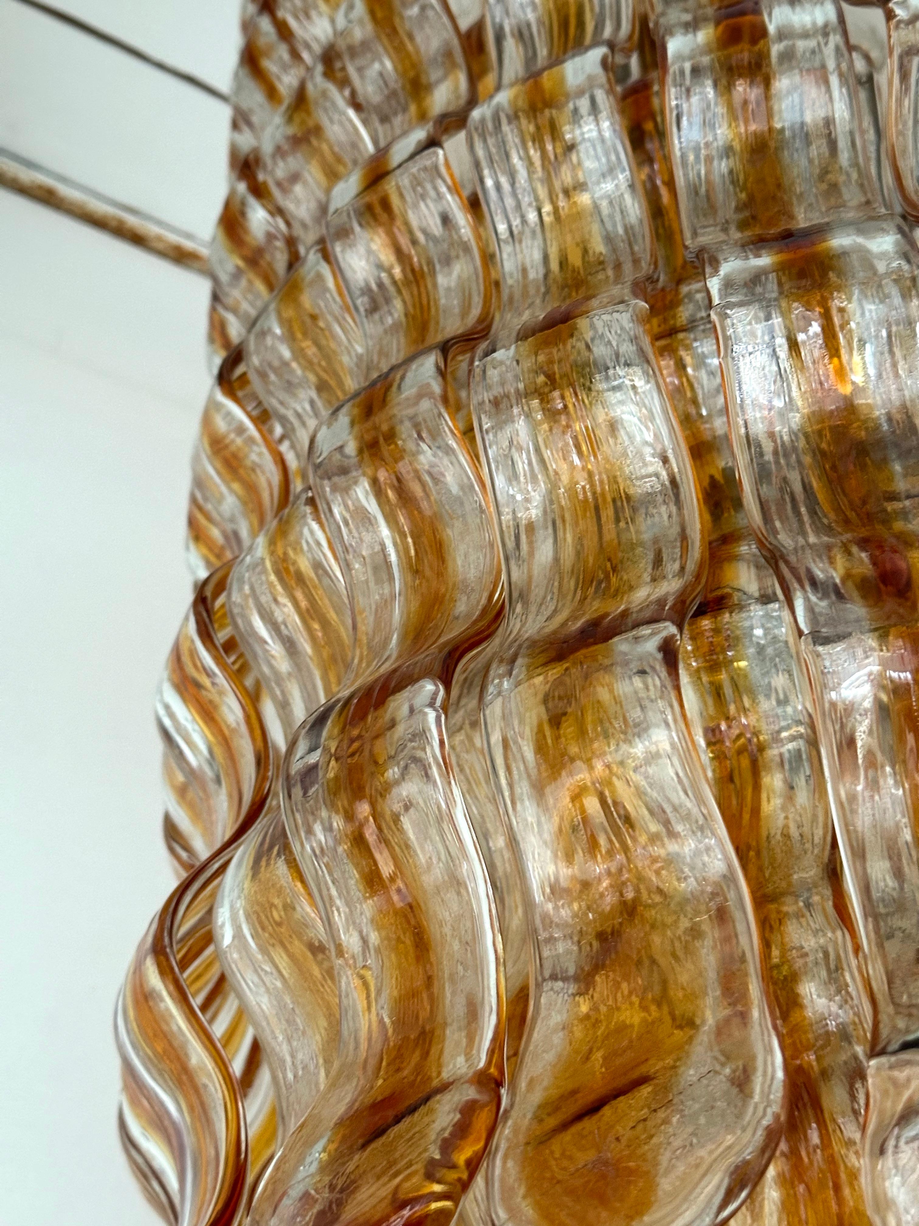 Cascade Kronleuchter Wave Amber Murano Glass von Mazzega, Italien, 1970er Jahre (Ende des 20. Jahrhunderts) im Angebot