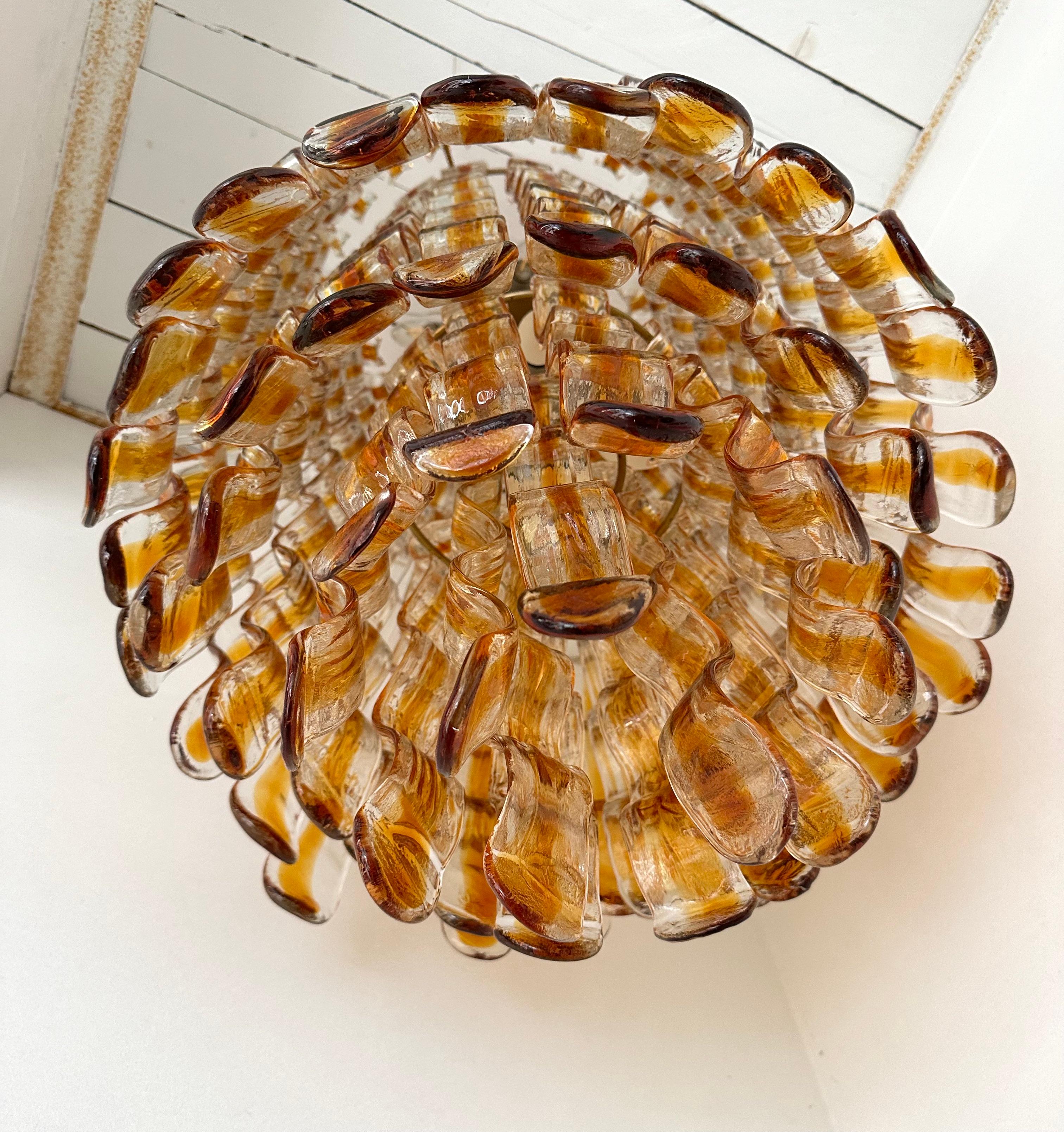 Cascade Kronleuchter Wave Amber Murano Glass von Mazzega, Italien, 1970er Jahre im Angebot 1