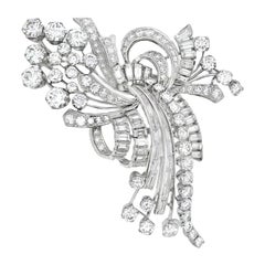 Broche de diamantes en cascada