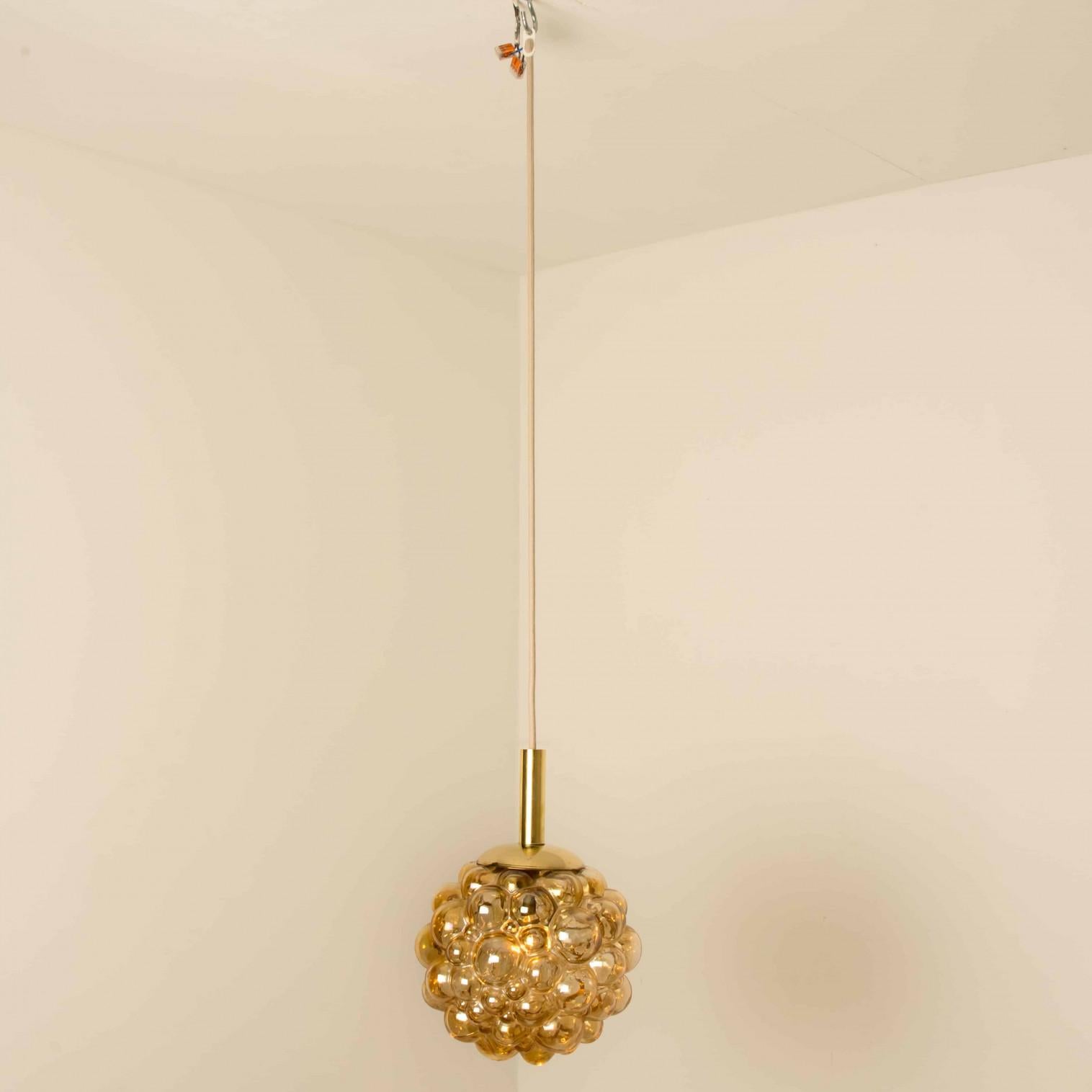 Luminaire Cascade avec huit pendentifs en verre bullé par Helena Tynell, Allemagne 1970 en vente 3