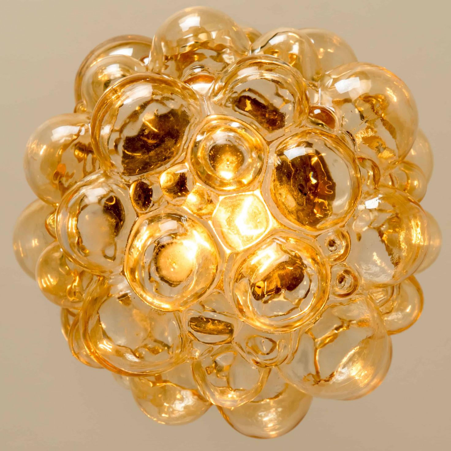 Luminaire Cascade avec huit pendentifs en verre bullé par Helena Tynell, Allemagne 1970 en vente 4