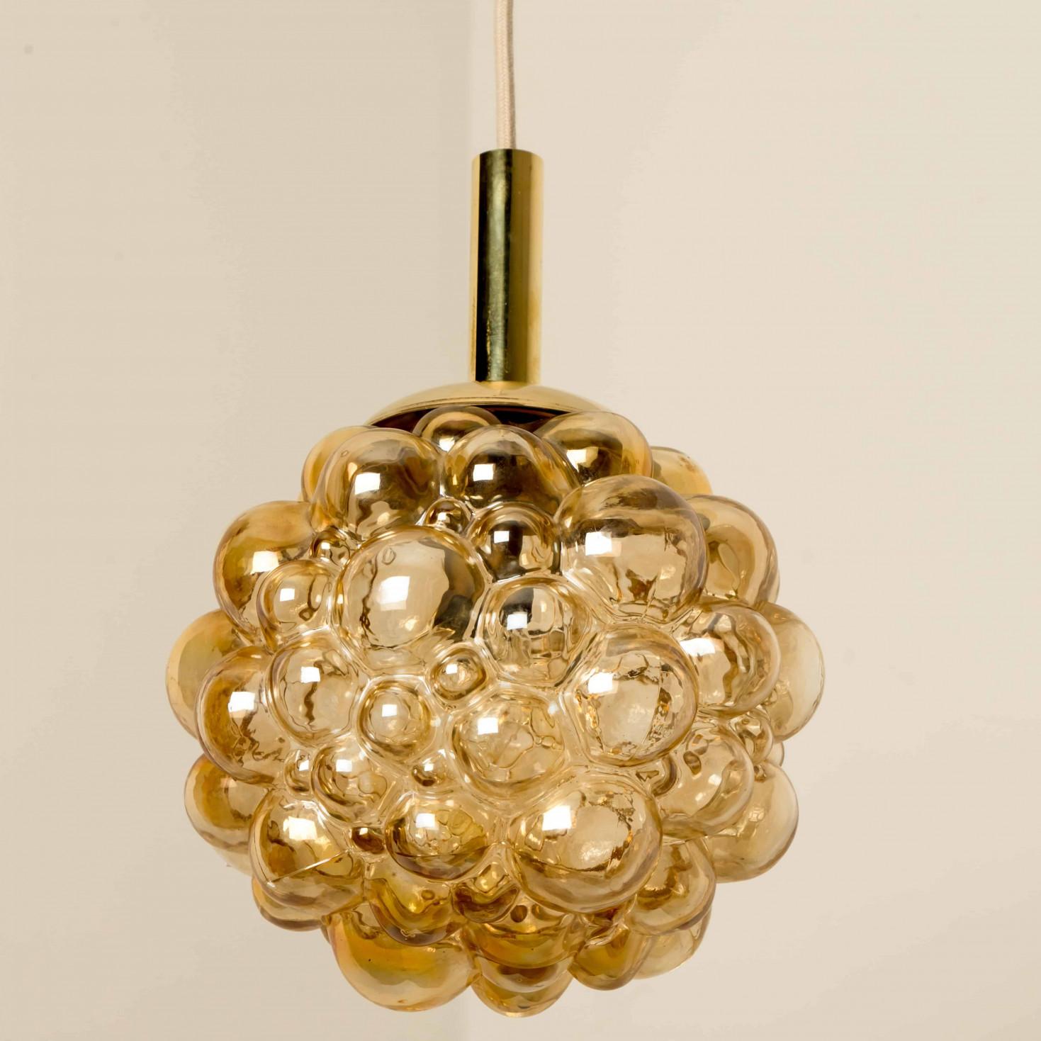Luminaire Cascade avec huit pendentifs en verre bullé par Helena Tynell, Allemagne 1970 en vente 5