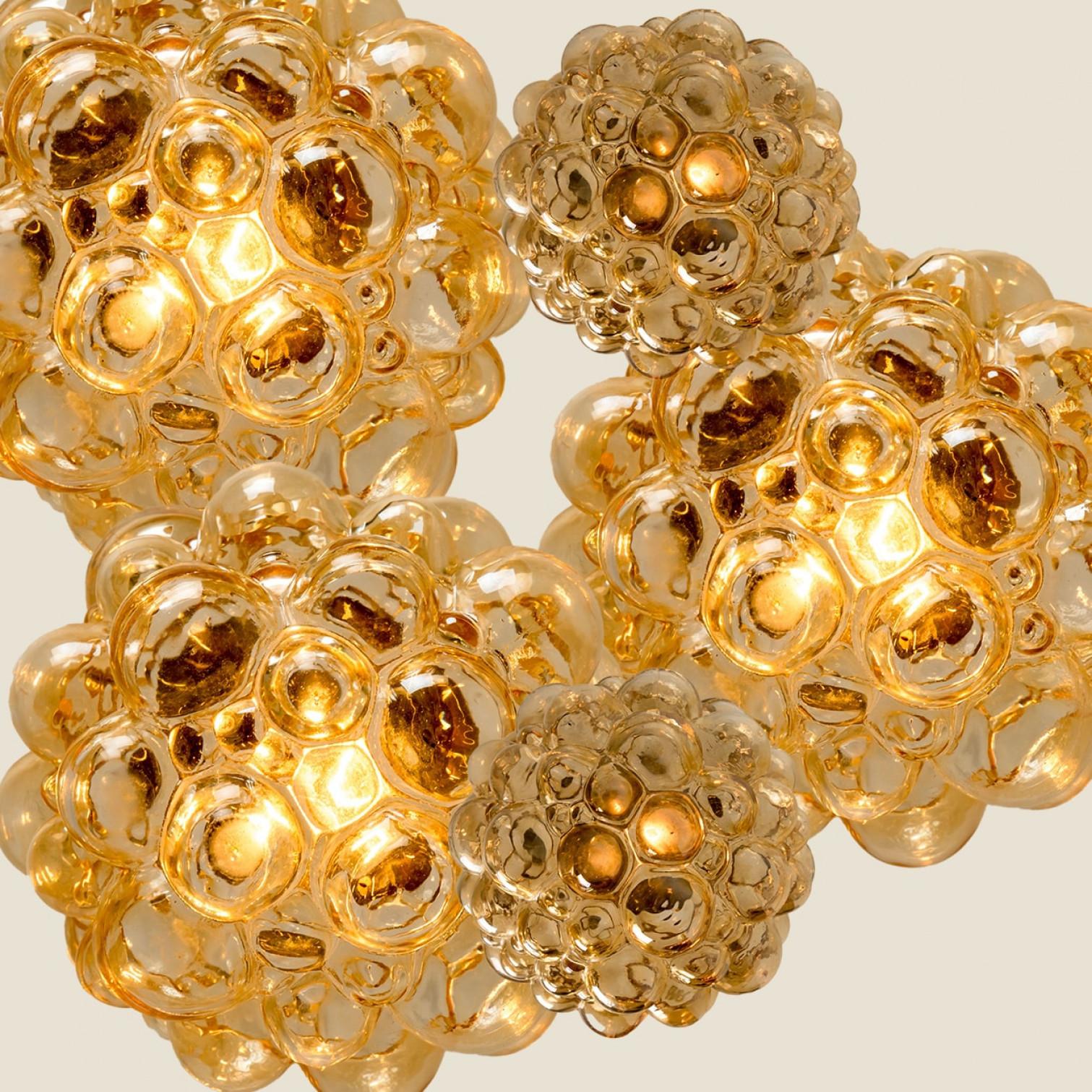 Luminaire Cascade avec huit pendentifs en verre bullé par Helena Tynell, Allemagne 1970 en vente 1