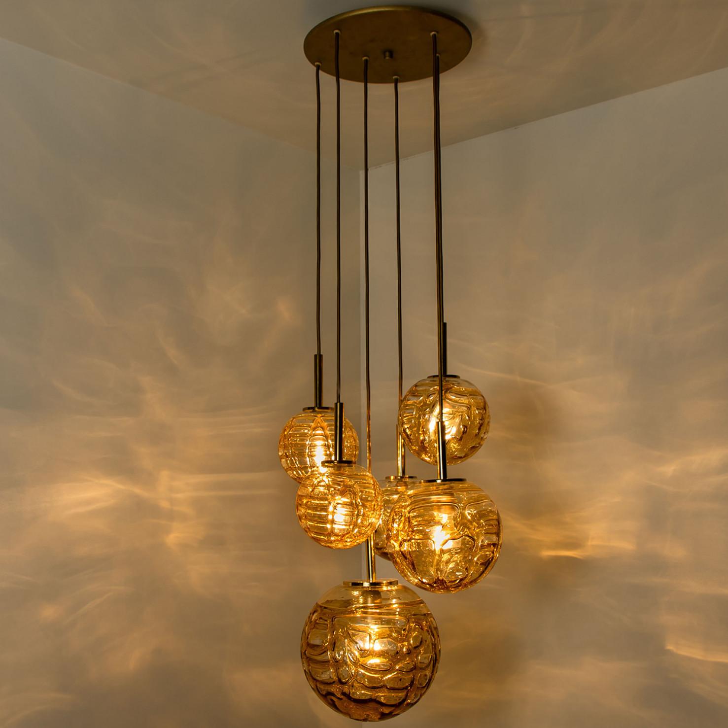 Luminaire en cascade avec six globes en verre de Murano jaune, années 1960 en vente 3