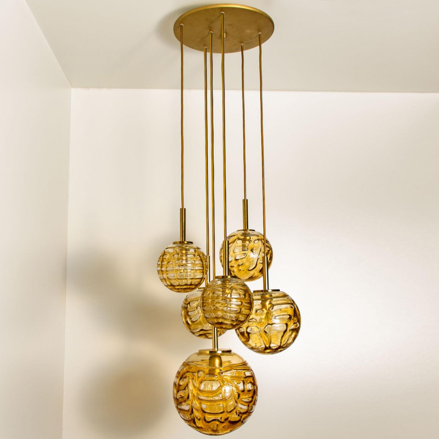 Luminaire en cascade avec six globes en verre de Murano jaune, années 1960 en vente 6