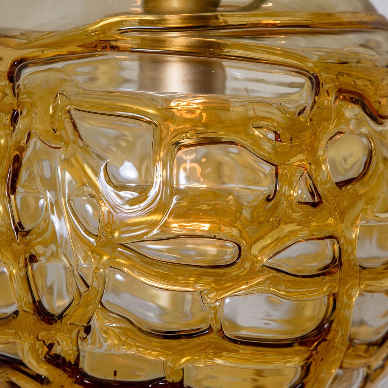 Mid-Century moderno Apparecchio a cascata con sei globi di vetro di Murano giallo, anni '60 in vendita