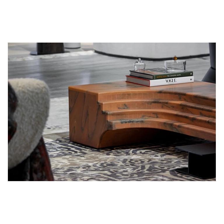 Cascade Khyber Tisch - ein skulpturales Statement des Luxus im Zustand „Neu“ im Angebot in Gurugram, IN