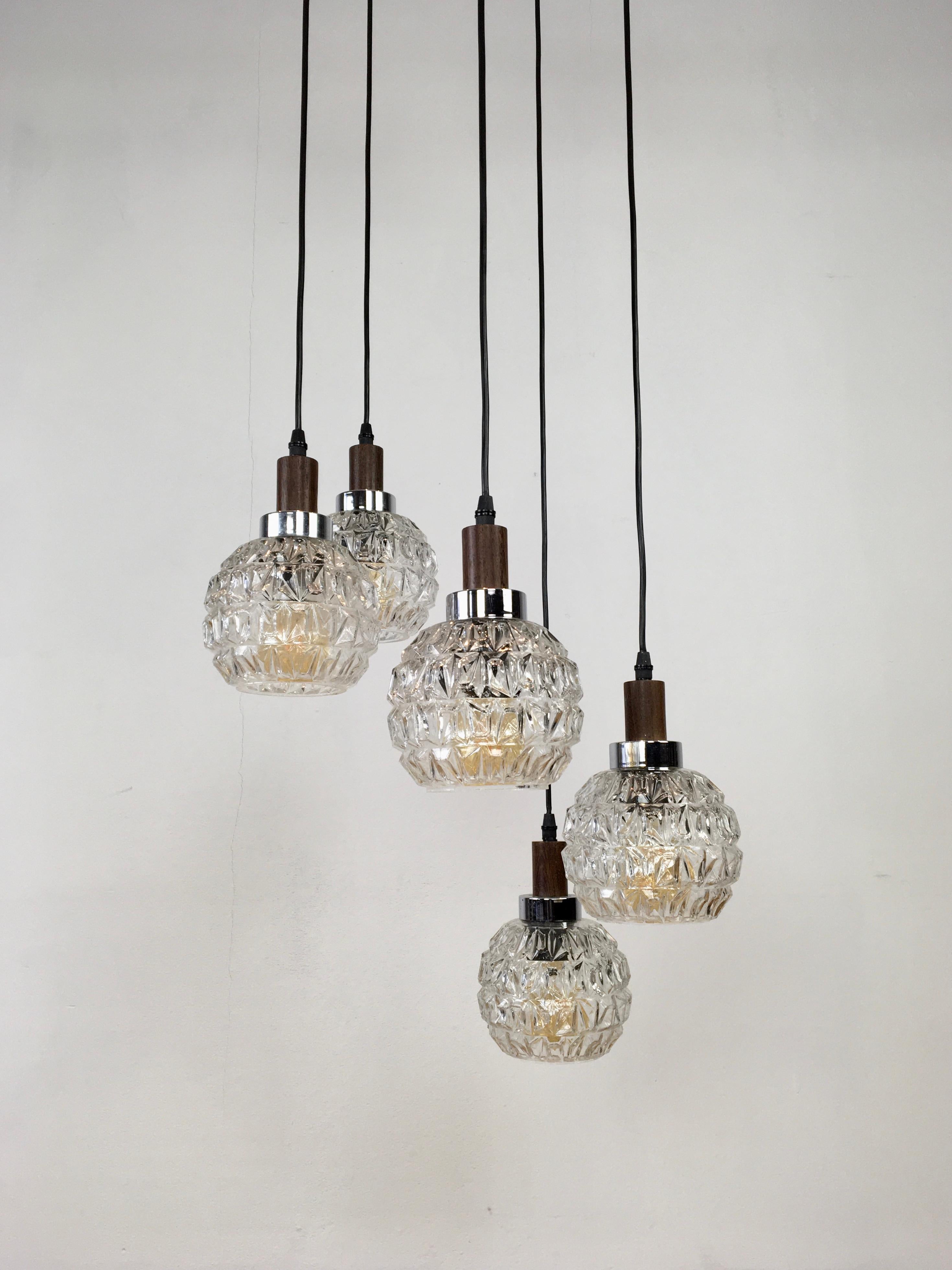 Cascade Lamp Pendant Light , 5 Globe Light 1