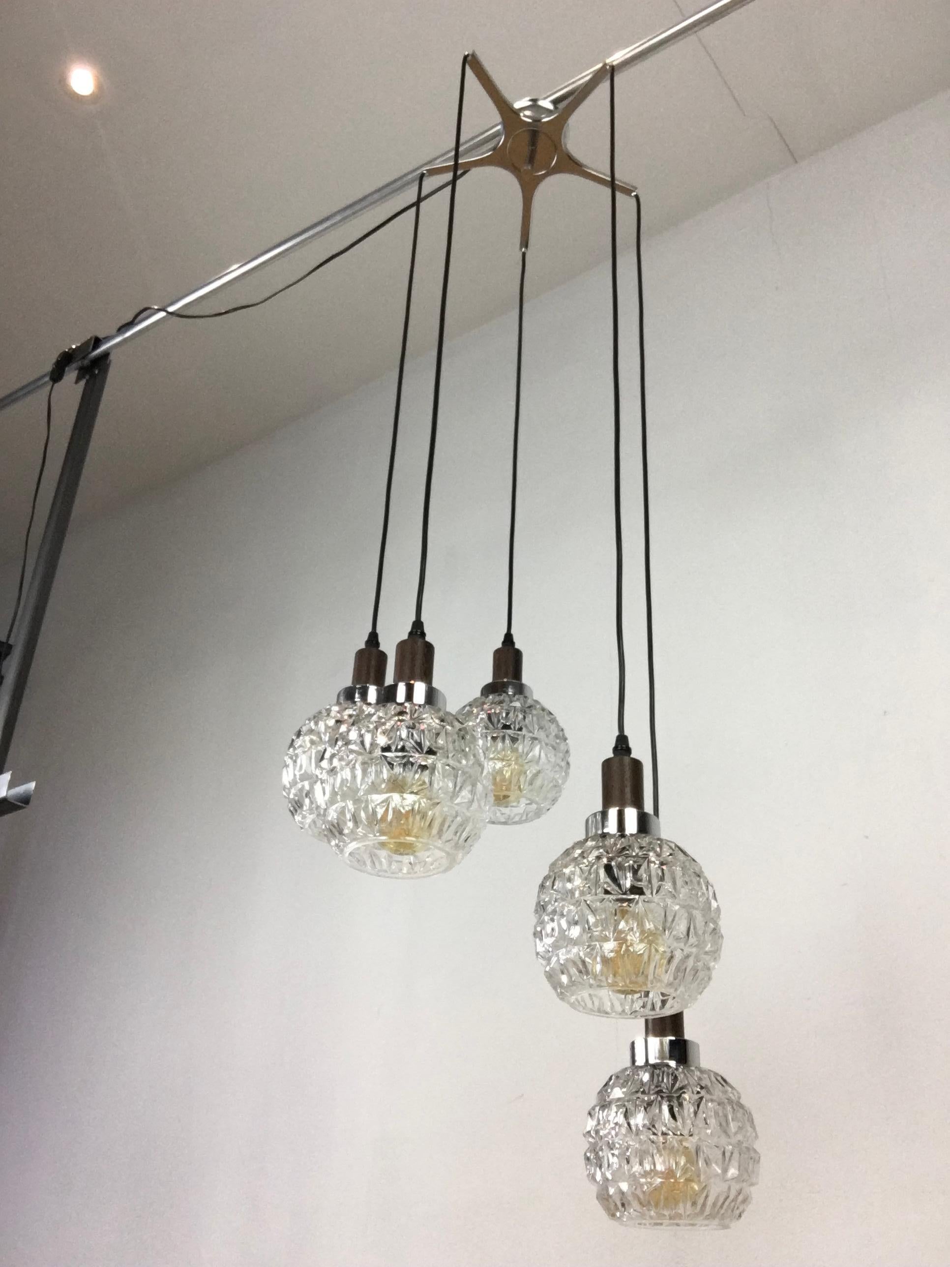 Cascade Lamp Pendant Light , 5 Globe Light 2