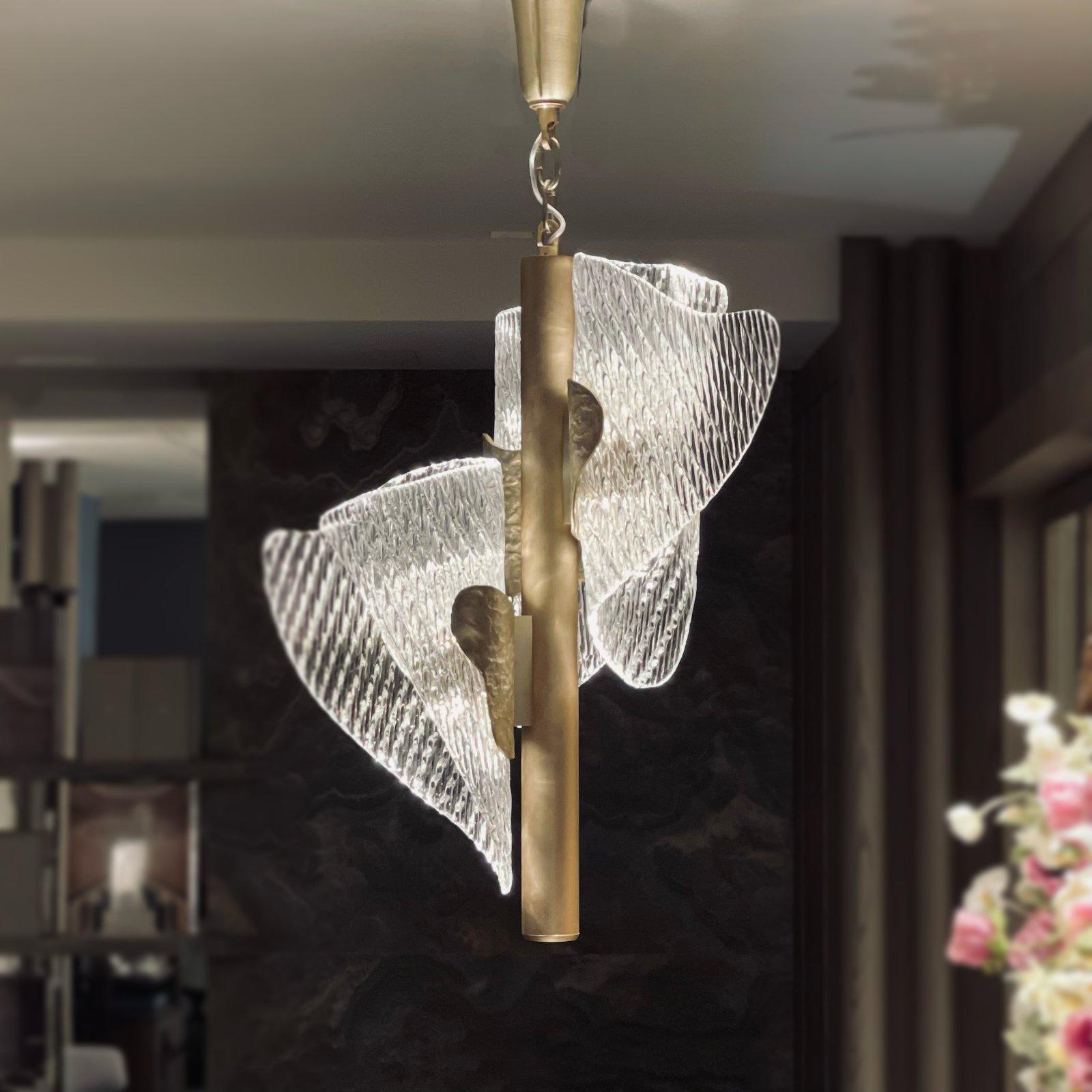 Moderne Pendentif Cascade Par André Fu en vente