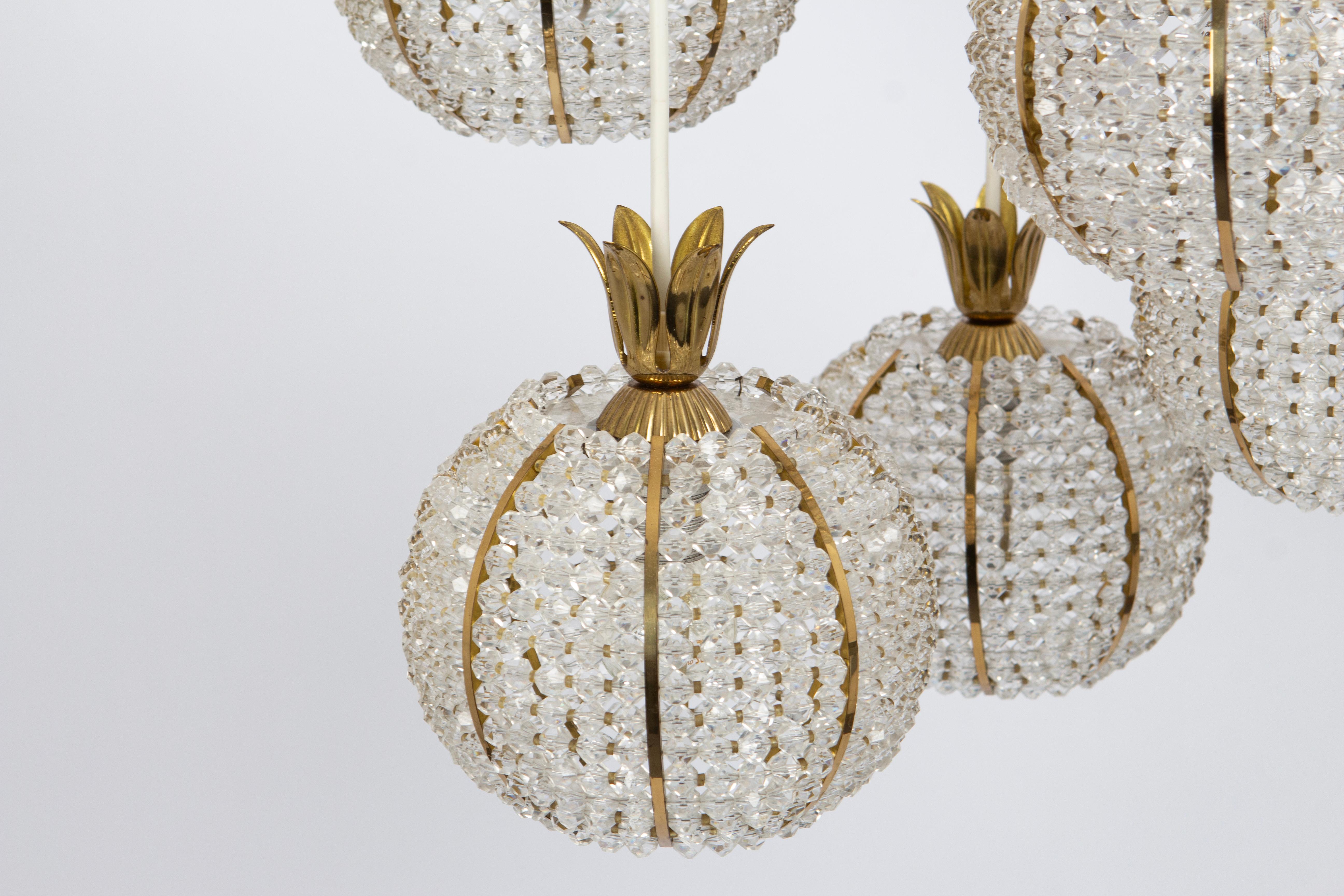 Austriaco Lampada a sospensione Cascade di Emil Stejnar per Rupert Nikoll, Pineapple Design, anni '1960 in vendita