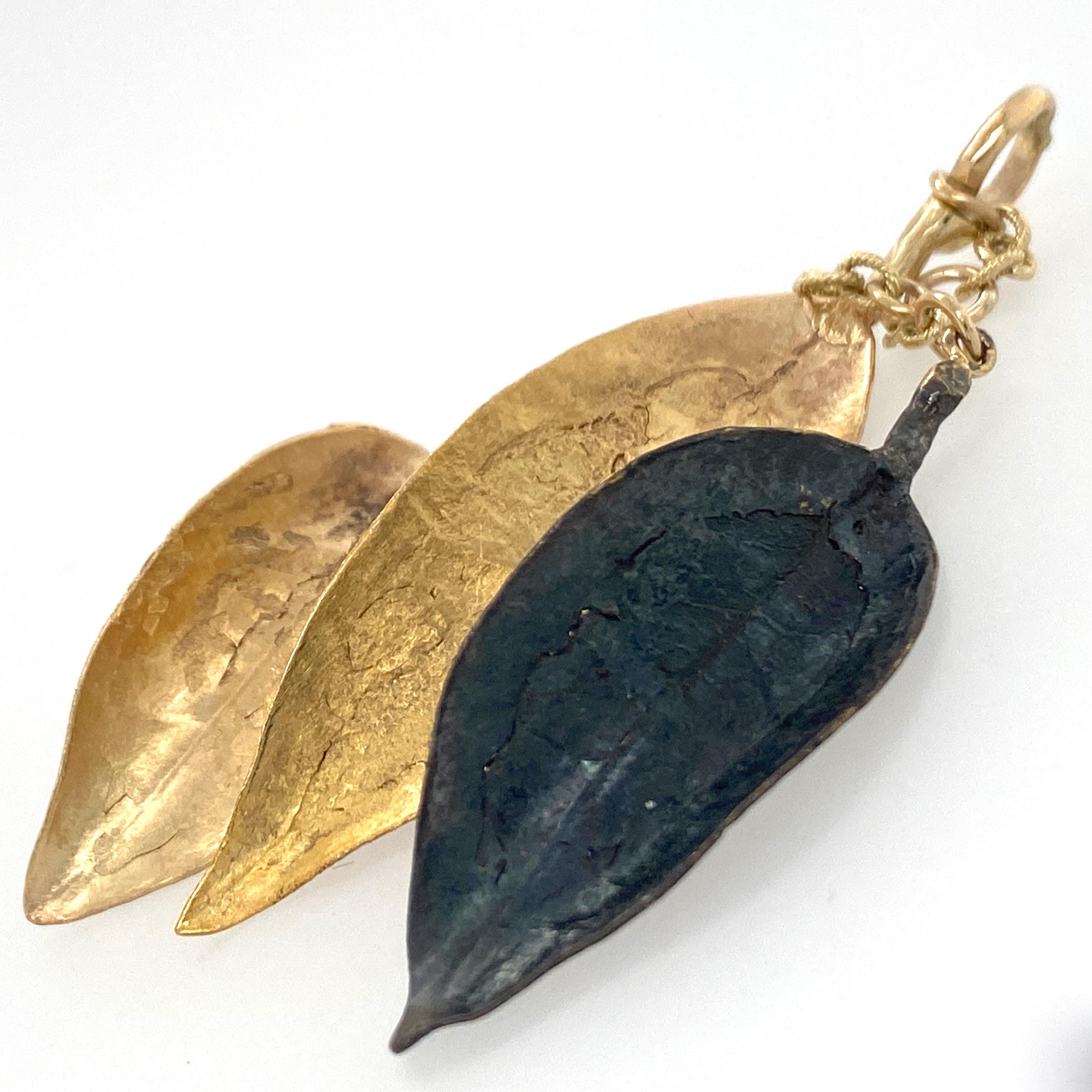 Cascading Leaves Pendant in Yellow and Oxidized Gold In Excellent Condition In Sherman Oaks, CA