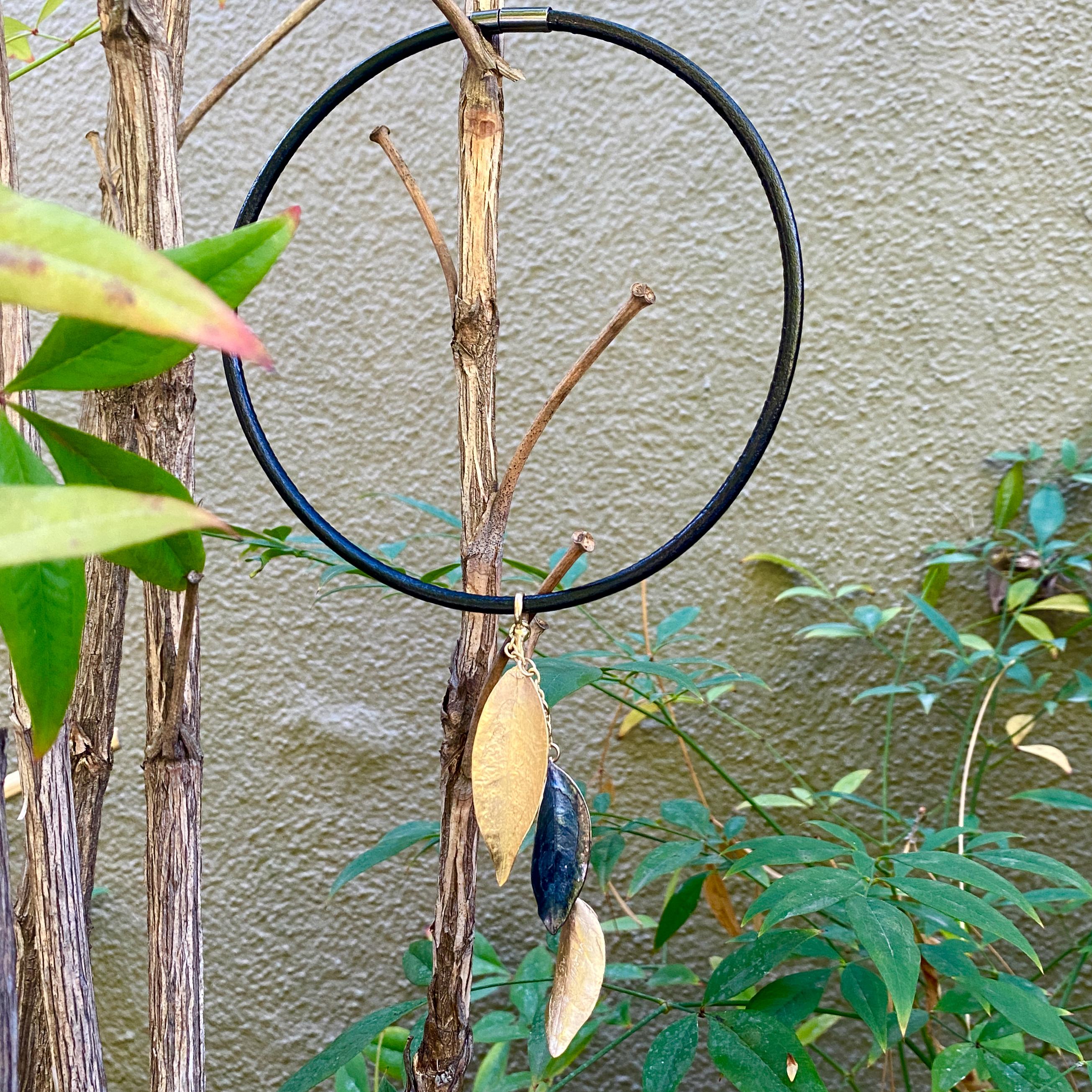 Cascading Leaves Pendant in Yellow and Oxidized Gold 2