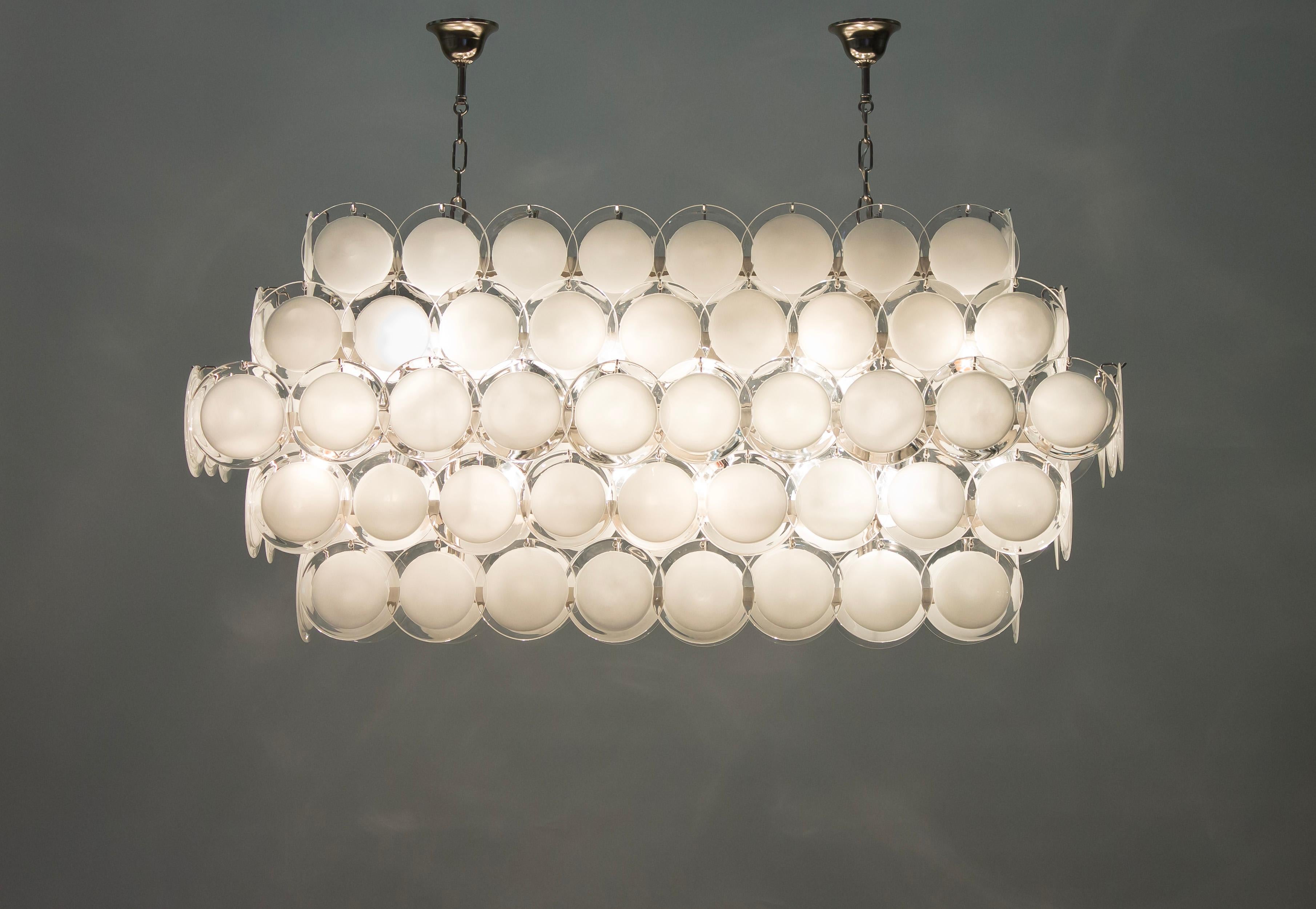 Art Déco Lampadario a cascata a disco in vetro di Murano: Una dichiarazione di Eleganza Art Deco Italiana in vendita