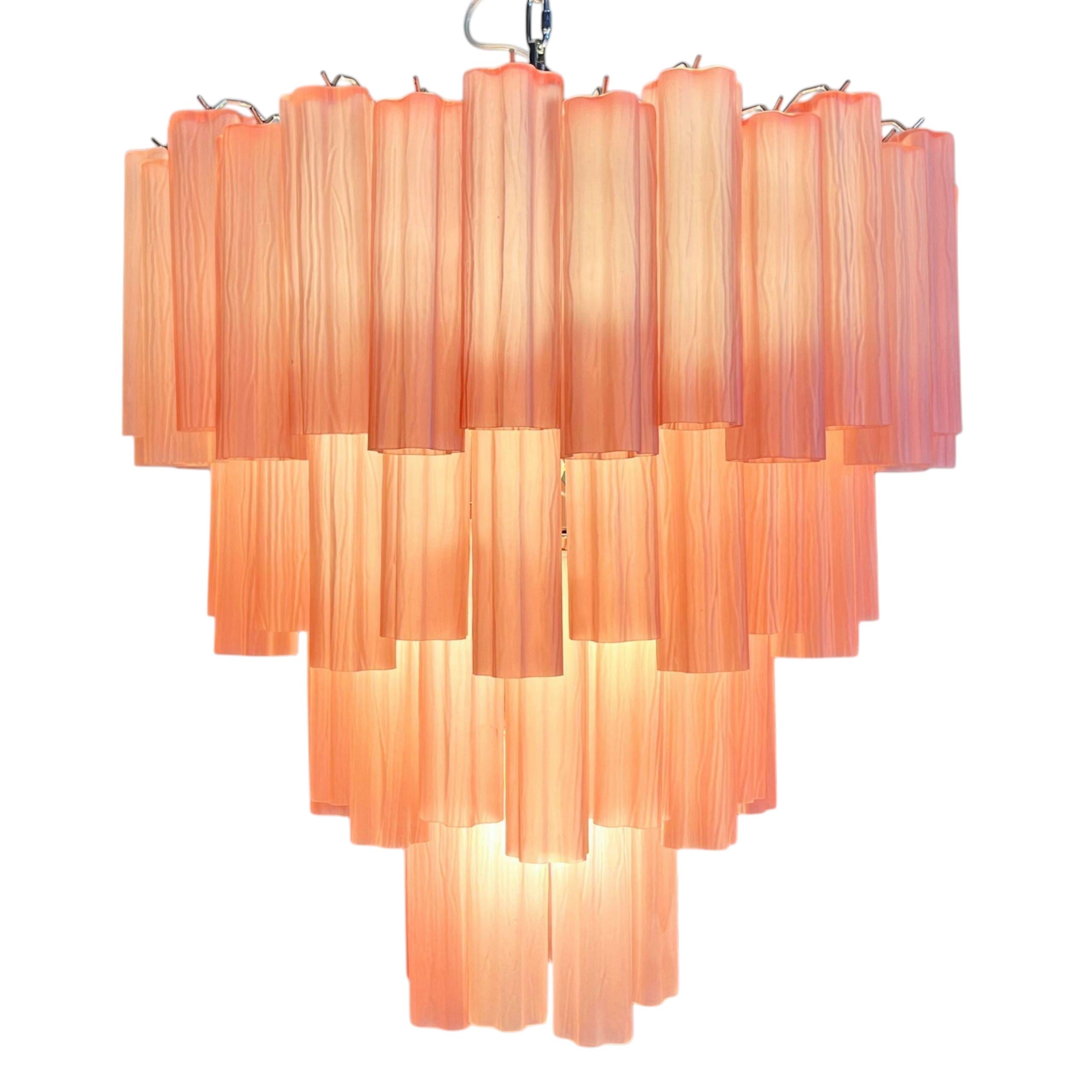 Italian Cascata Rosa - Lustre de Murano avec 80 tubes en verre soufflé en vente