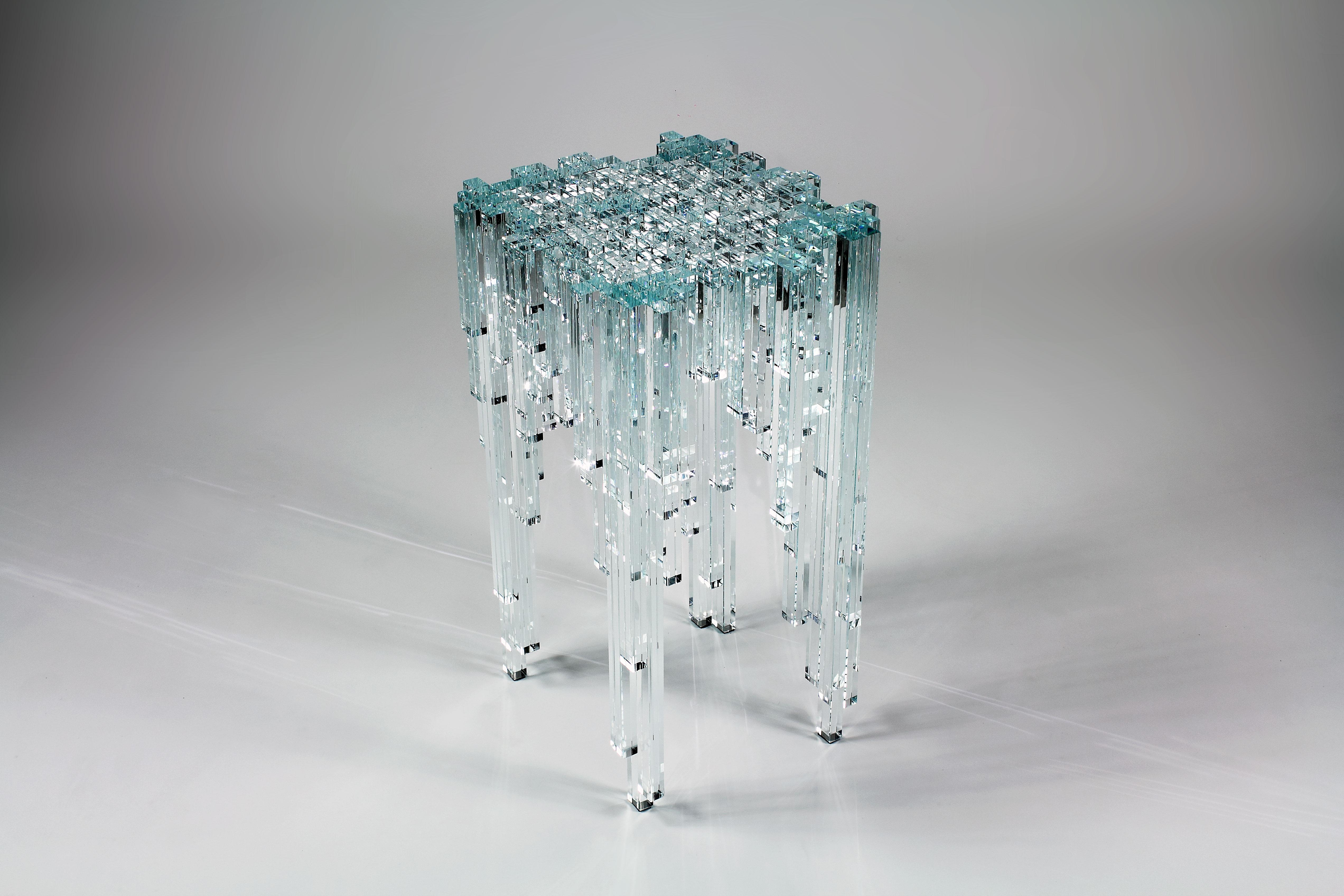 Cascata beistelltisch aus kristallglas von Barberini & Gunnell
Limitierte Auflage von 10 + 2 AP + 1 p.
Abmessungen: T 36 x B 36 x H 62 cm.
MATERIALIEN: Kristallglas.

Limitierte Auflage, von den Künstlern signiert und nummeriert, wird mit einem
