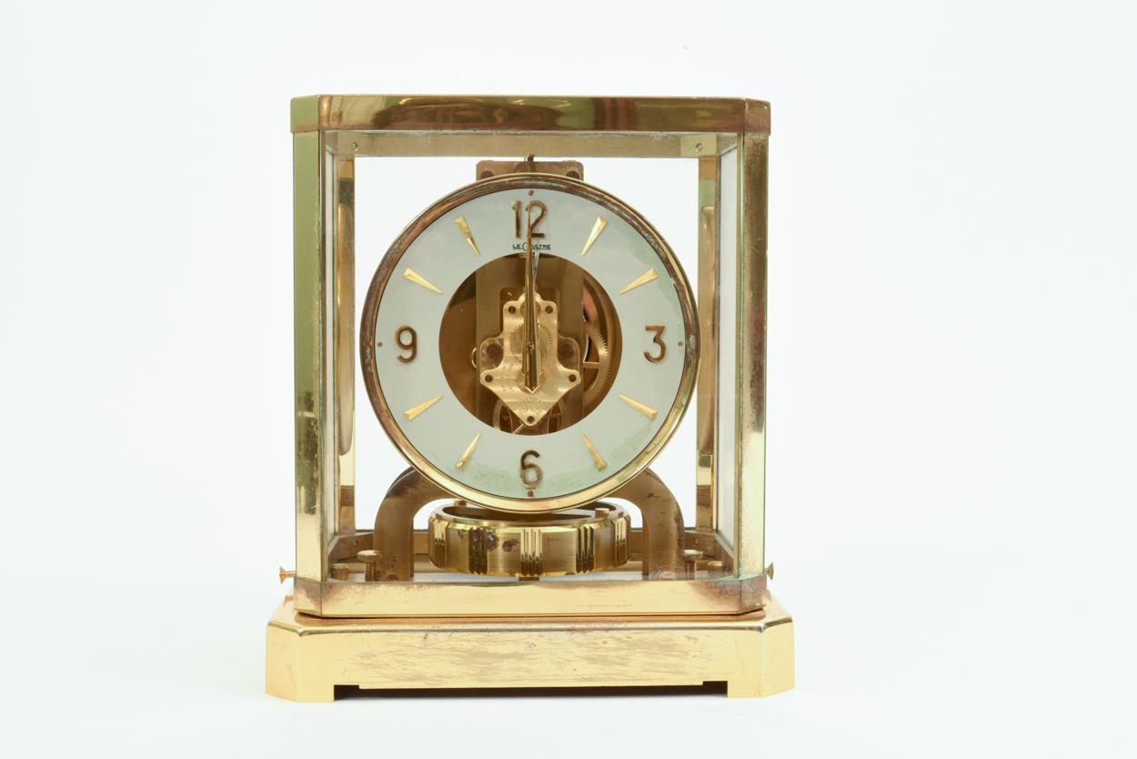Case Glass / Brass Jaeger Le Coultre Desk Clock In Excellent Condition In Tarry Town, NY