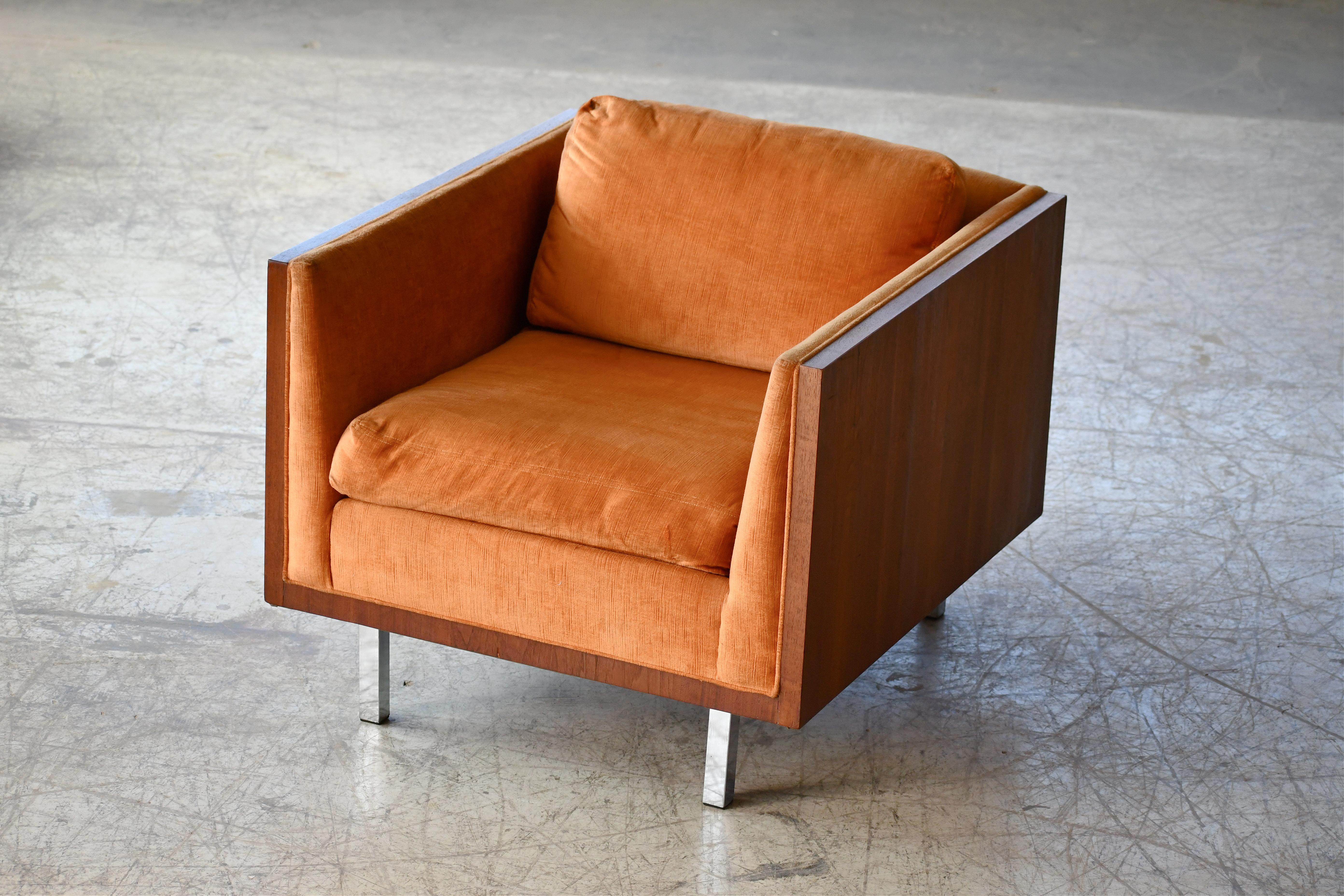 American Case Lounge Chair in Velvet and Walnut by Milo Baughman For Sale