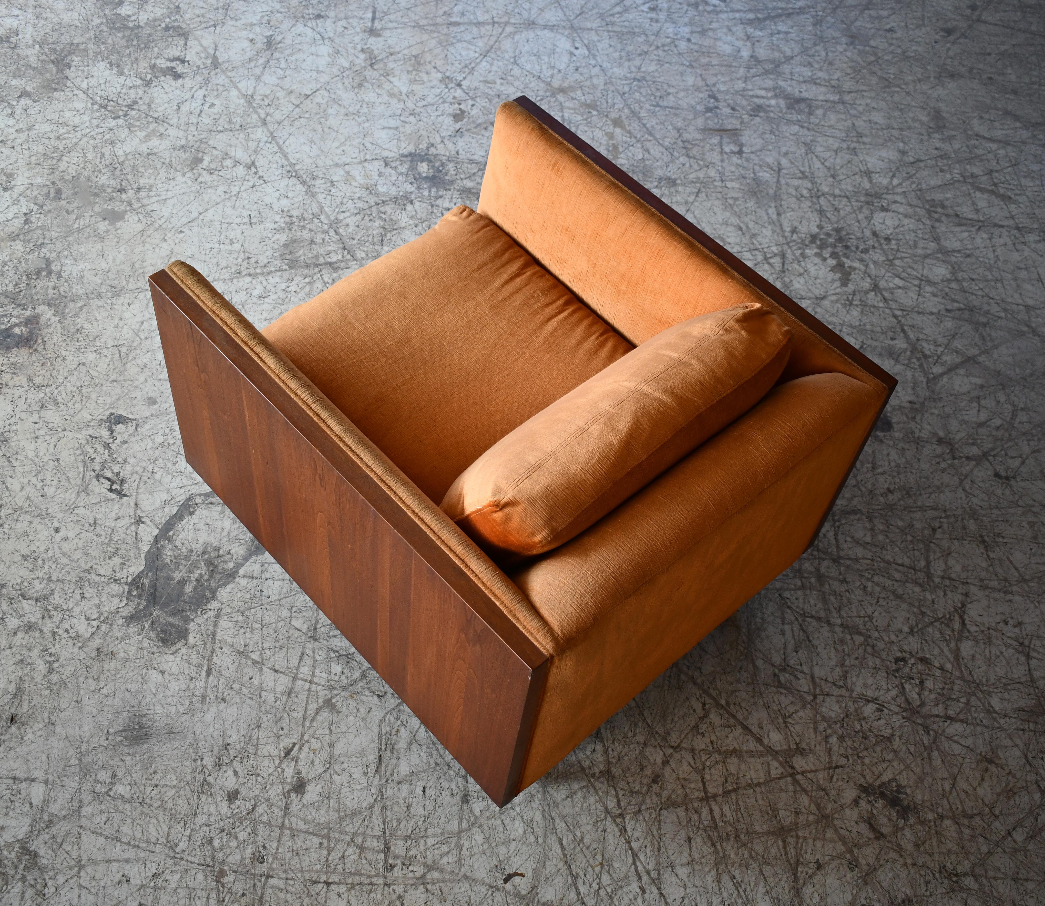 Case Lounge Chair in Velvet and Walnut by Milo Baughman For Sale 2