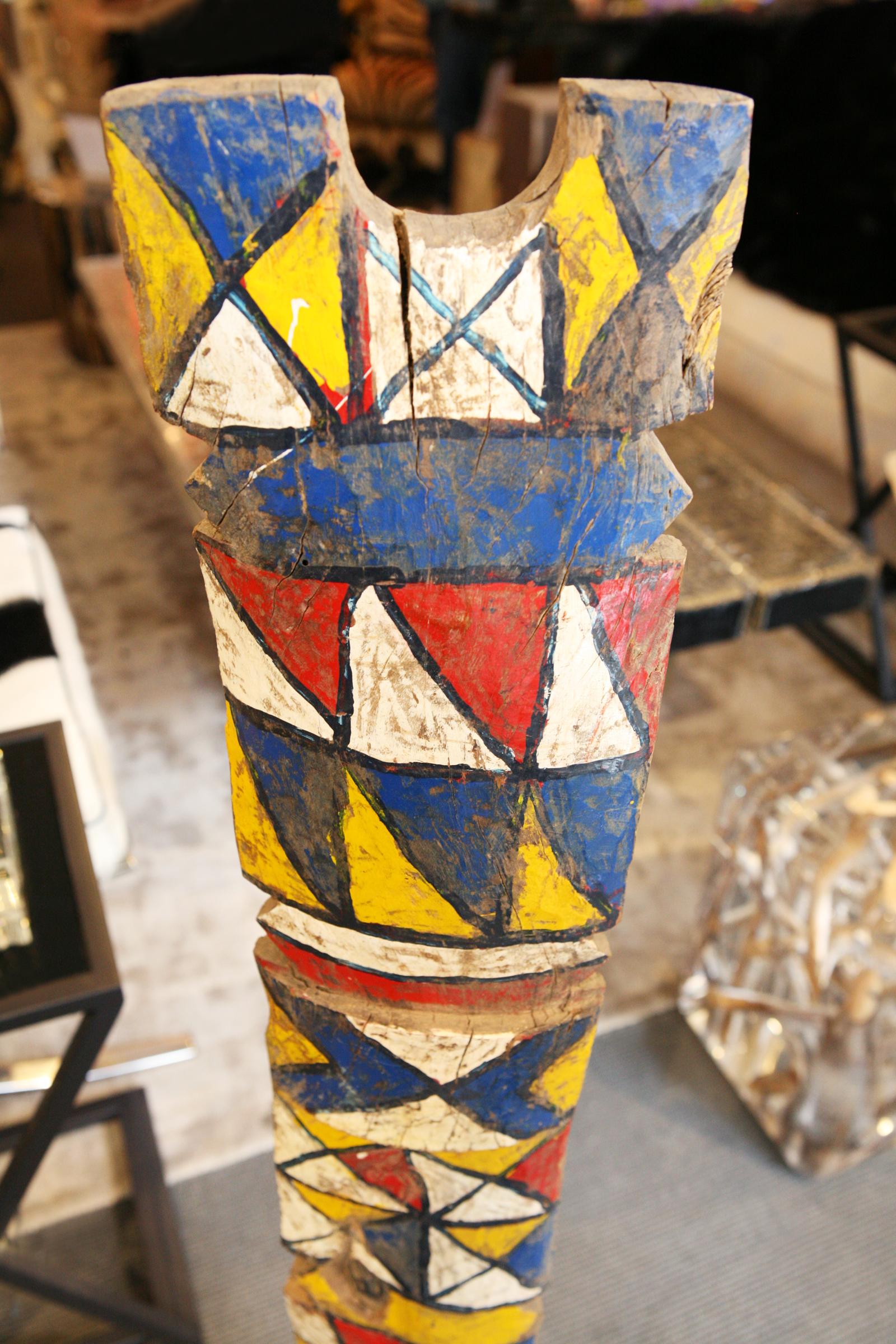 Case Pillar a Sculpture Polychrome Rimaïbé Burkina Faso, 1975 In Good Condition In Paris, FR