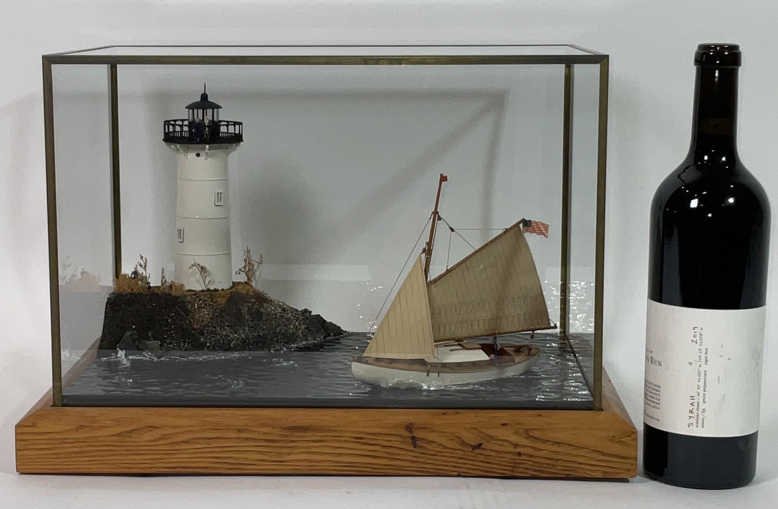 Diorama incassato di una scialuppa che passa davanti a un faro In condizioni buone in vendita a Norwell, MA