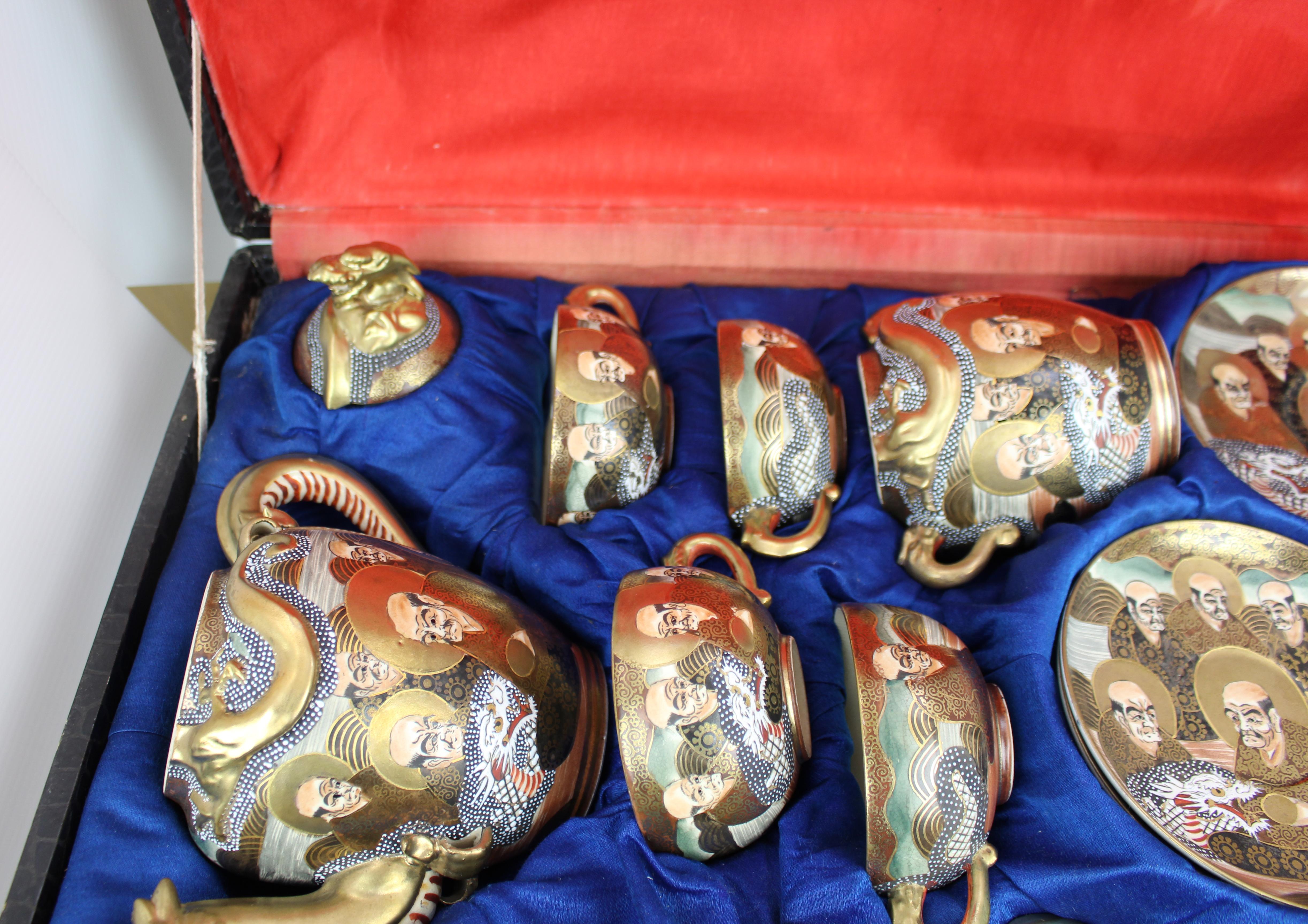 Cased Mid-20th Century Japanese Satsuma-style Moriage Dragonware Tea Set For Sale 1
