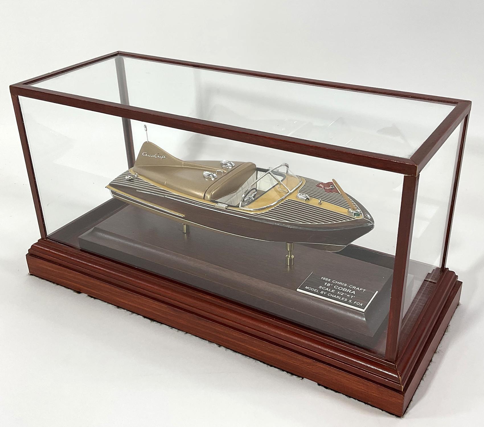 Bois Modèle de bateau de course Cobra de Chris Craft en vente