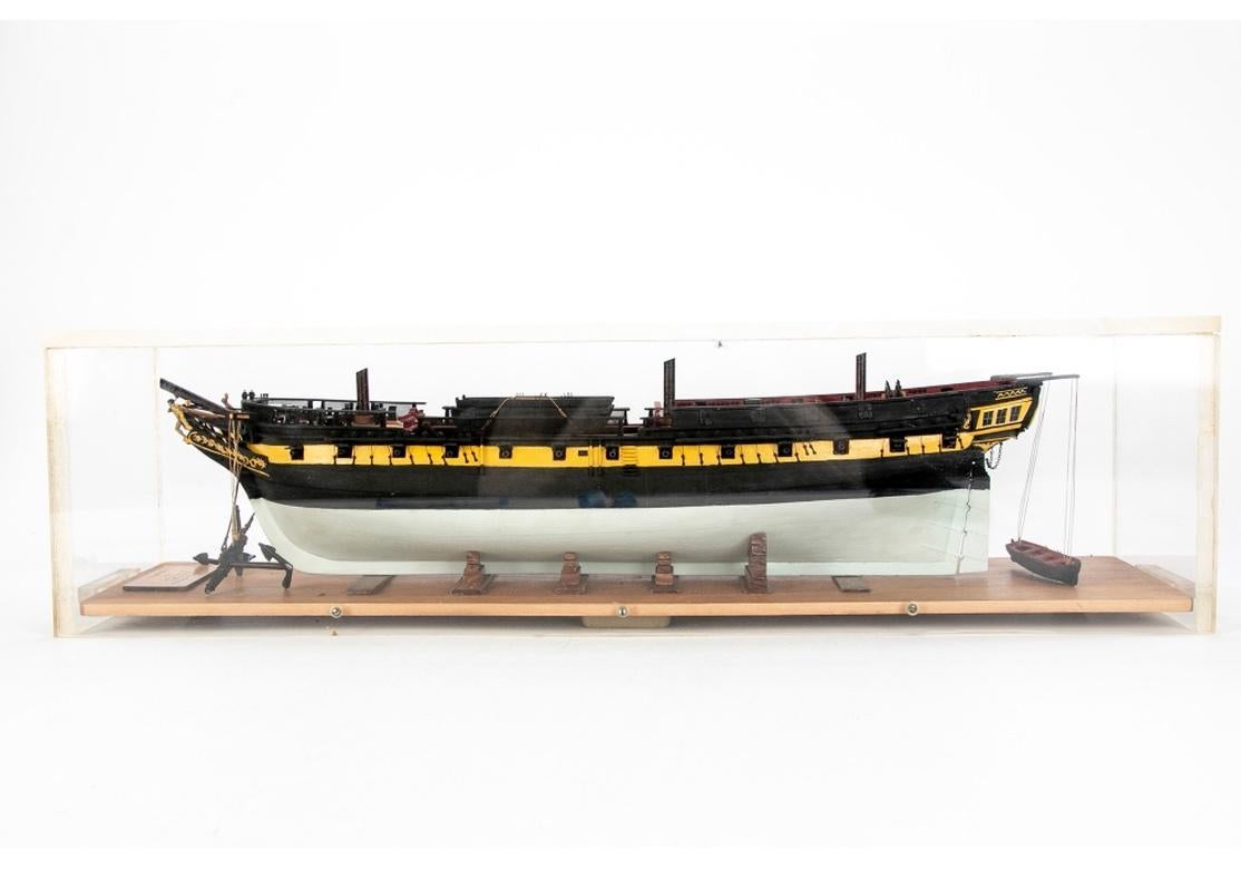 20ième siècle Modèle de navire en caisse des États-Unis de la frégate 