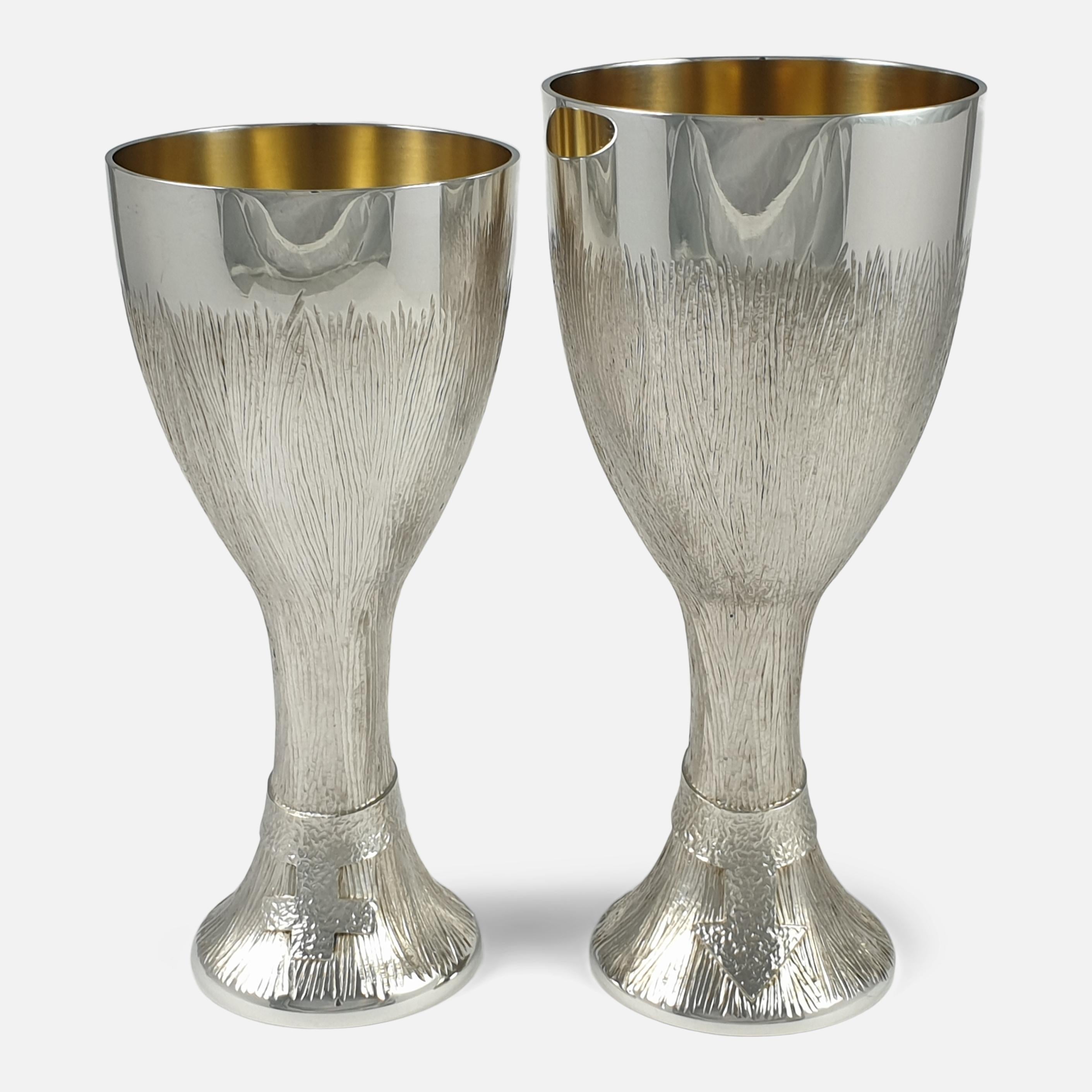 Late 20th Century Cased Pair of Sterling Silver Venus and Mars Symbol Court Cups